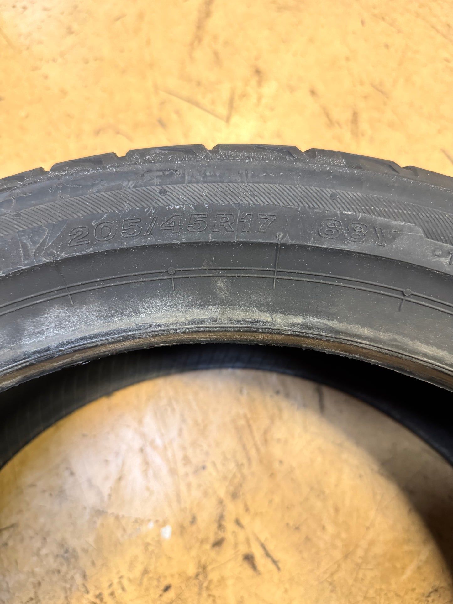 2 NOS BRIDGESTONE POTENZA SPORT P 205 45 17 88Y XL UHP SUMMER TIRE 008176