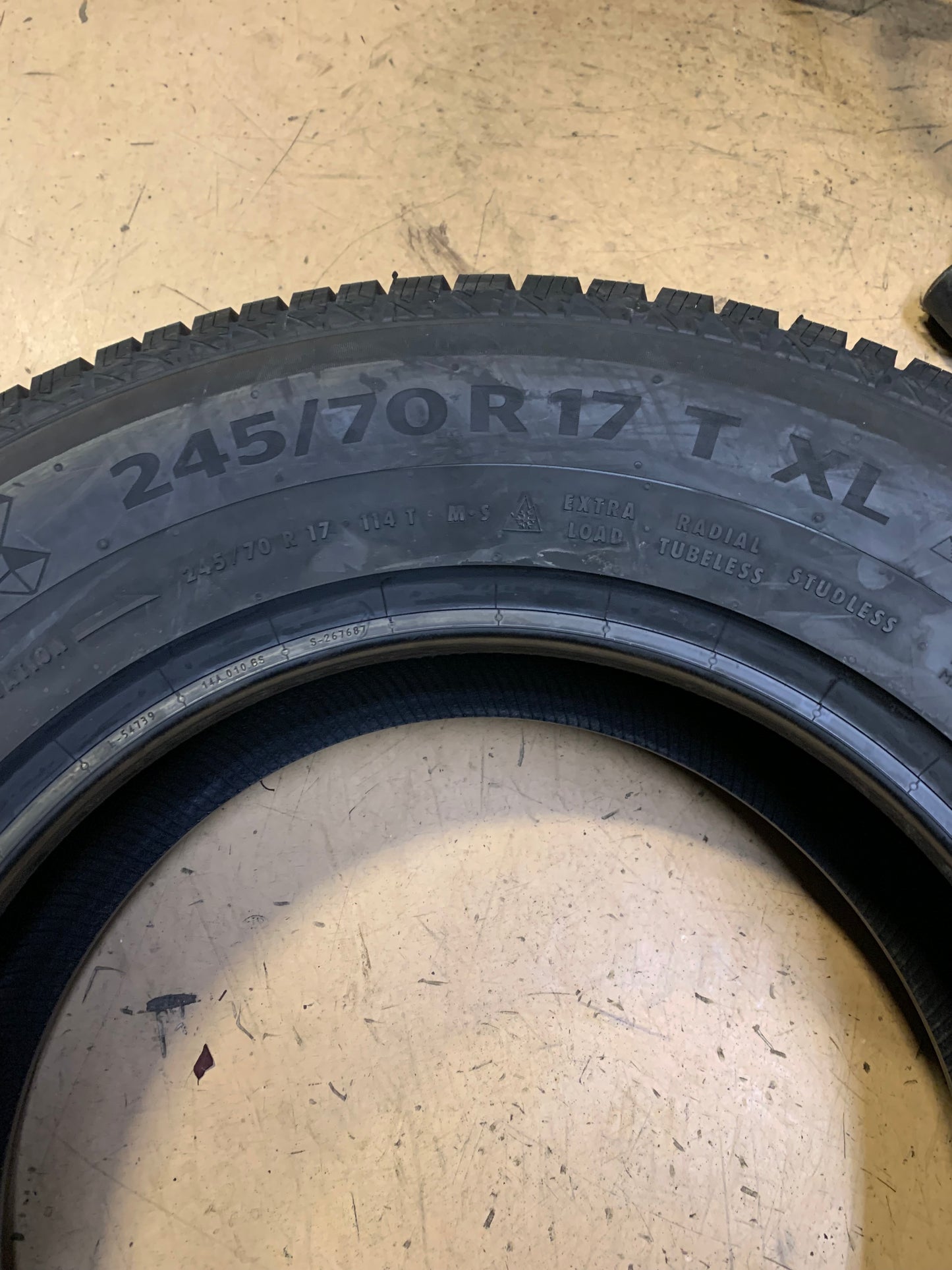 CONTINENTAL VIKINGCONTACT 7 BSW P 245 70 17 114T XL WINTER TIRE 04400510000