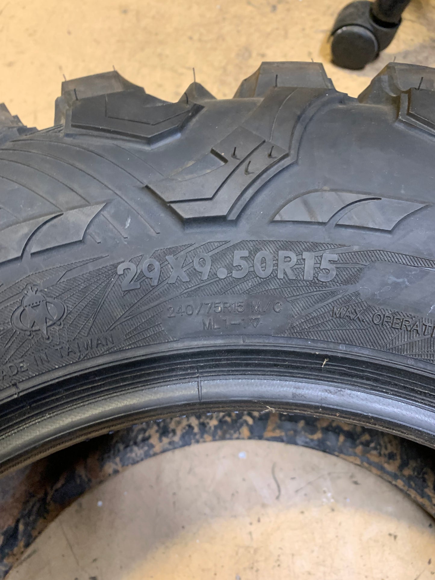 NOS MAXXIS ML1 CARNIVORE BSW AT 29 9.5 15 8 PLY ATV/UTV TIRE TM00894100