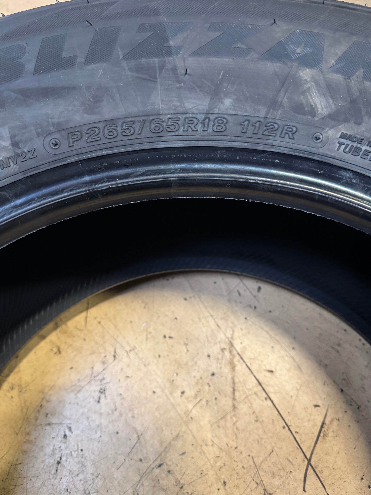 2 BRIDGESTONE BLIZZAK DM-V2 BSW P 265 65 18 112R WINTER TIRE 016236