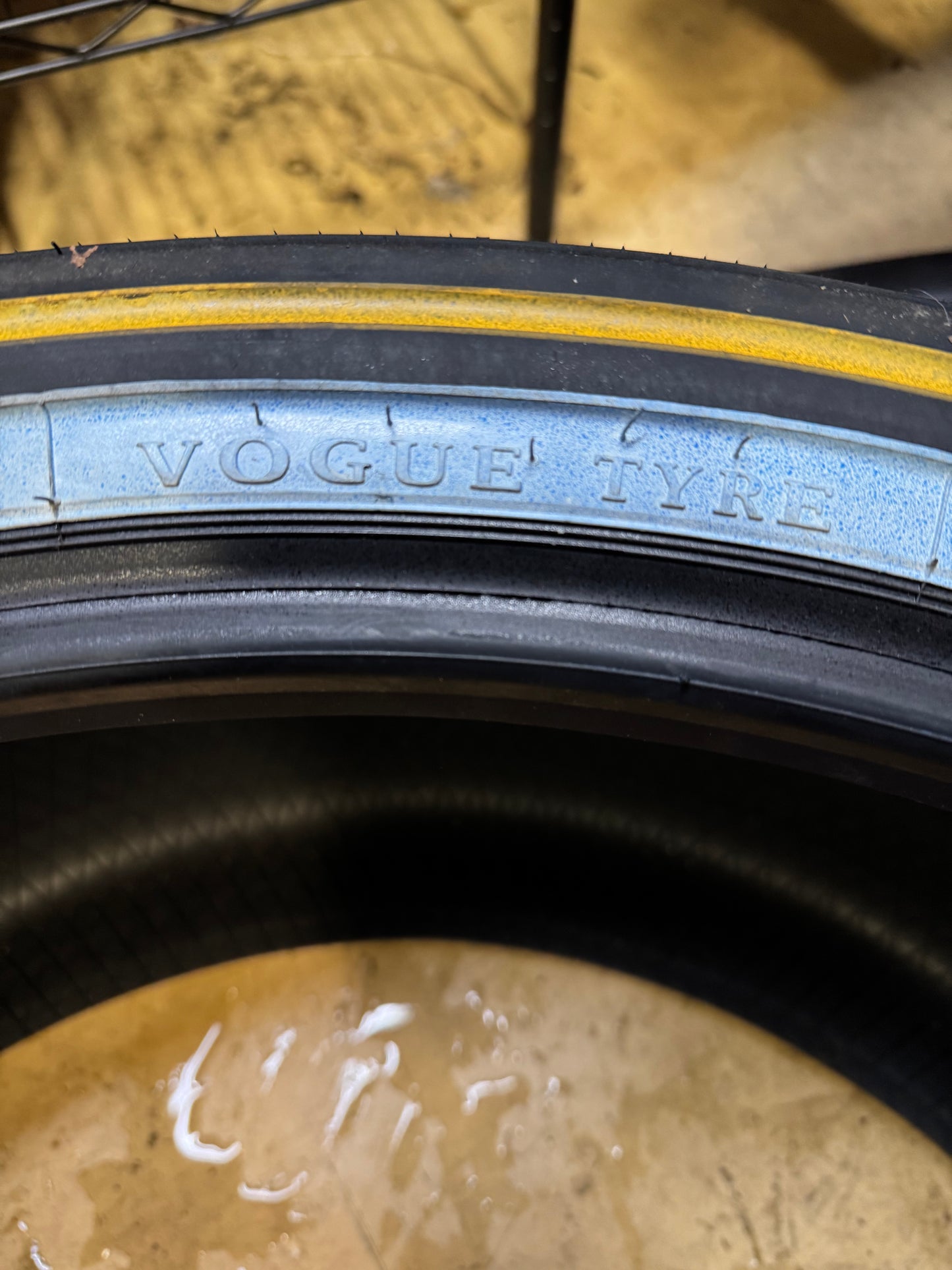 VOGUE CUSTOM BUILT RADIAL SCT2 P 305 35 24 112H XL ALL SEASON TIRE 3213241