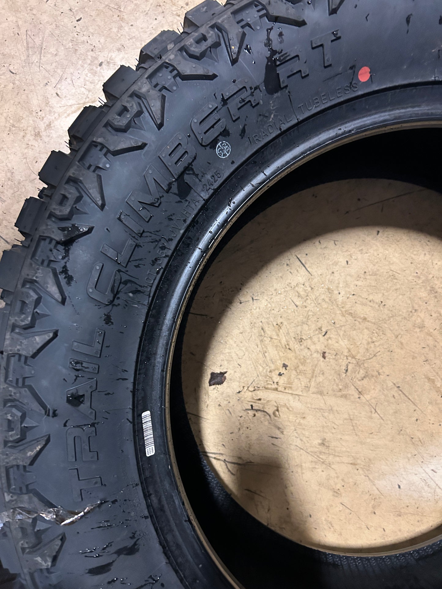 SUMMIT TRAIL CLIMBER RT BSW P 265 60 18 114S XL RUGGED TERRAIN TIRE 1600696