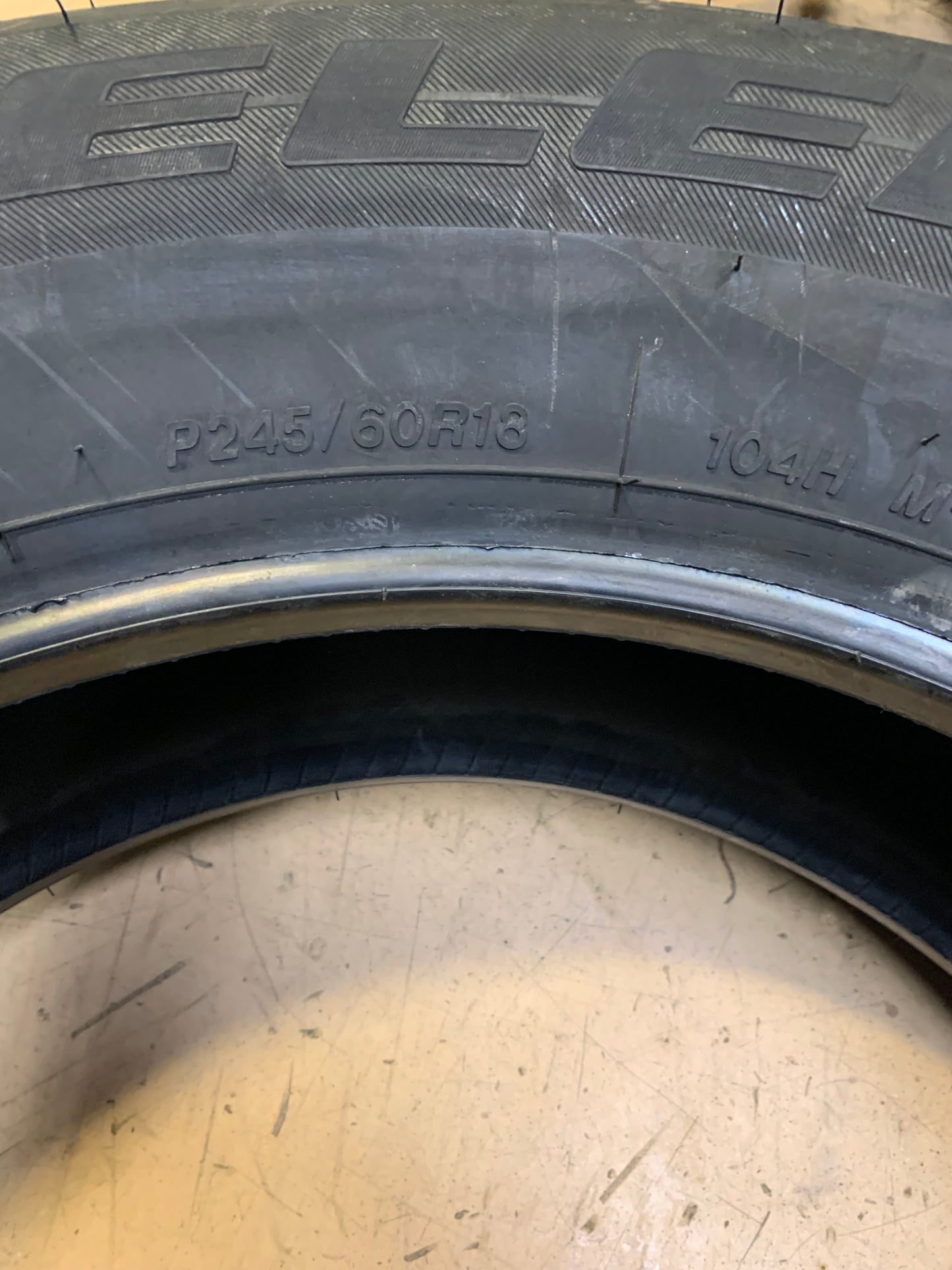 USED OS BRIDGESTONE DUELER H/L 422 BSW P 245 60 18 104H YEAR ROUND TIRE 133272