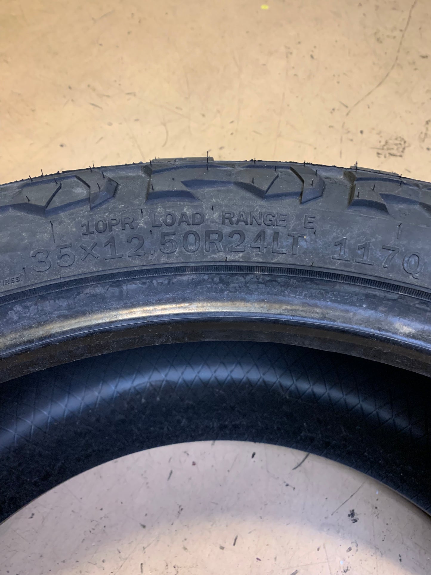 LINGLONG CROSSWIND M/T BSW LT 35 12.5 24 117Q 10PLY MUD TERRAIN TIRE 221022476