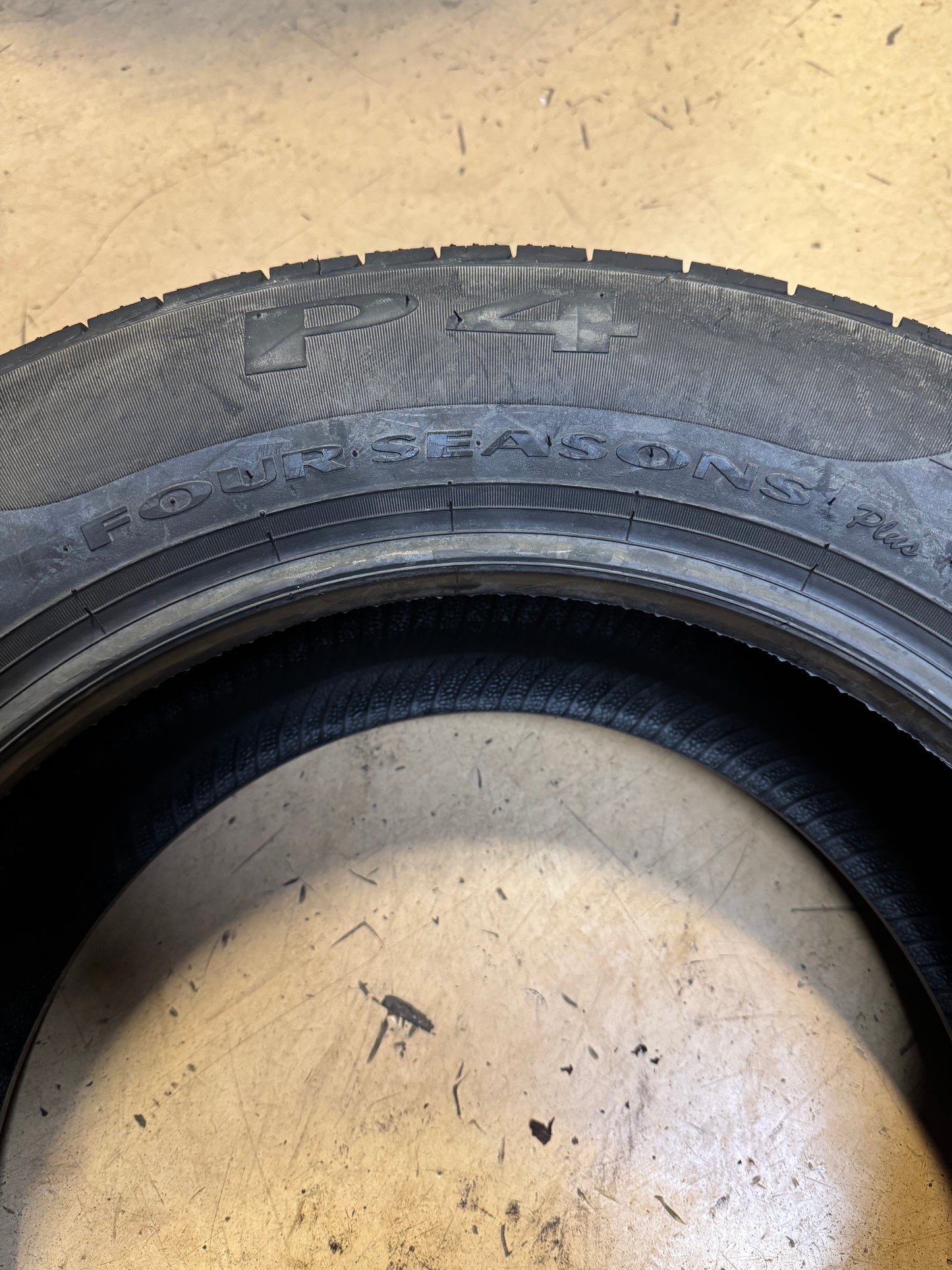PIRELLI P4 FOUR SEASONS PLUS BSW P 225 60 16 98T ALL SEASON TIRE 2510800