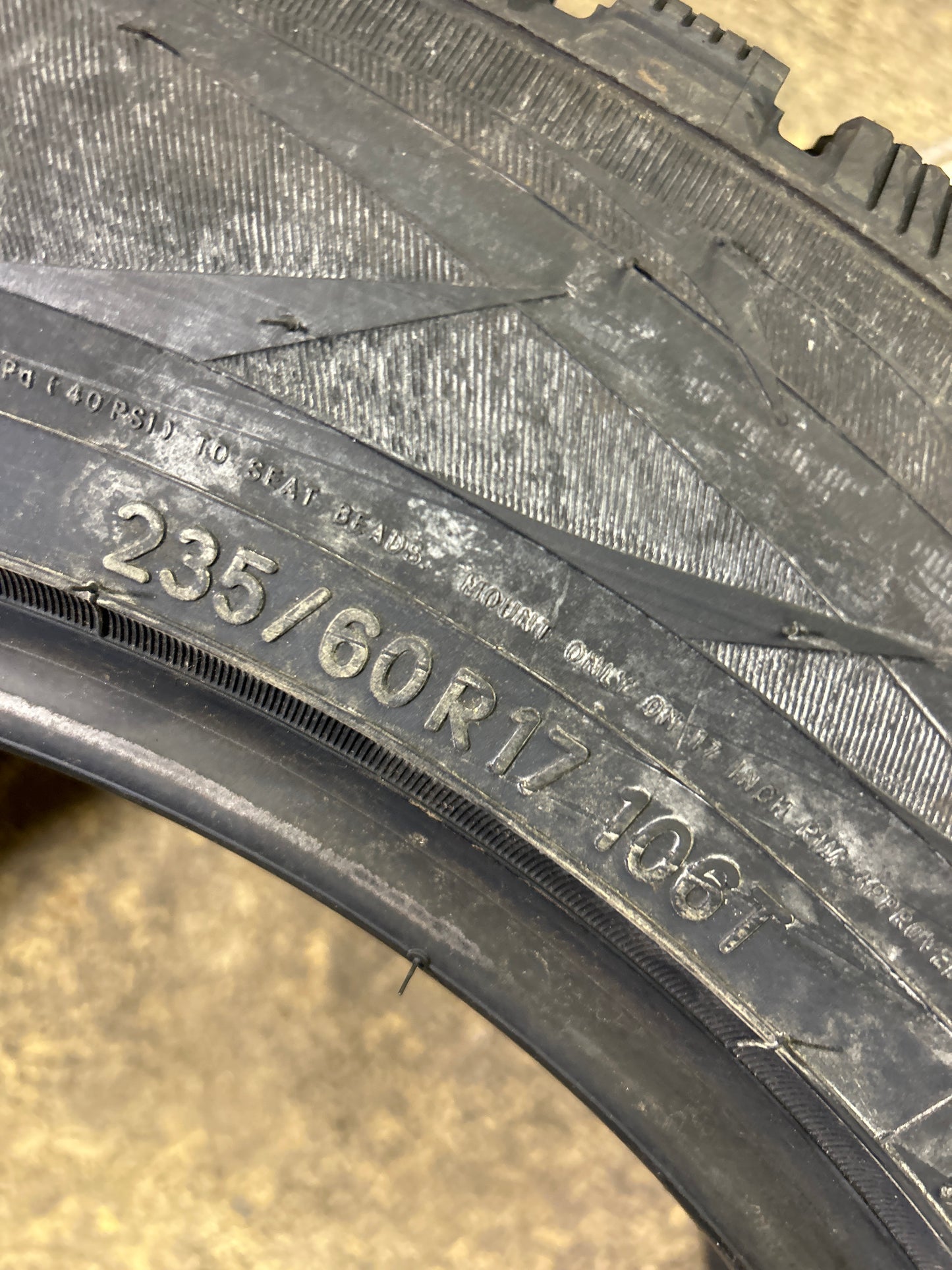 TOYO OBSERVE G3-ICE STUDDABLE BSW 235 60 17 106T WINTER TIRE 139360