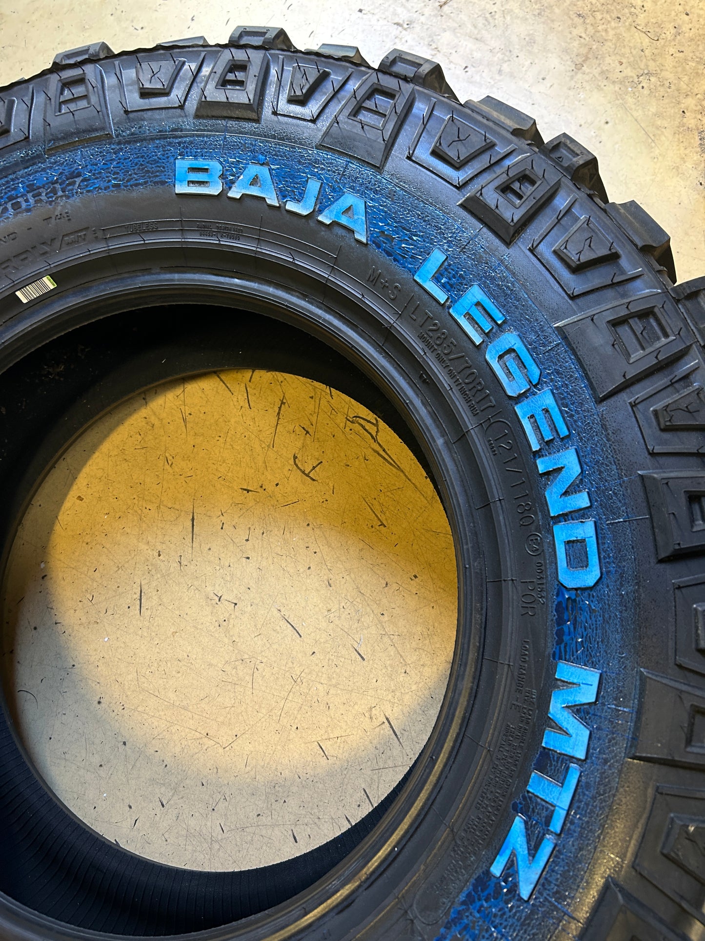 2 MICKEY THOMPSON BAJA LEGEND MTZ RWL LT 285 70 17 121/118Q 10PLY TIRE 331127011