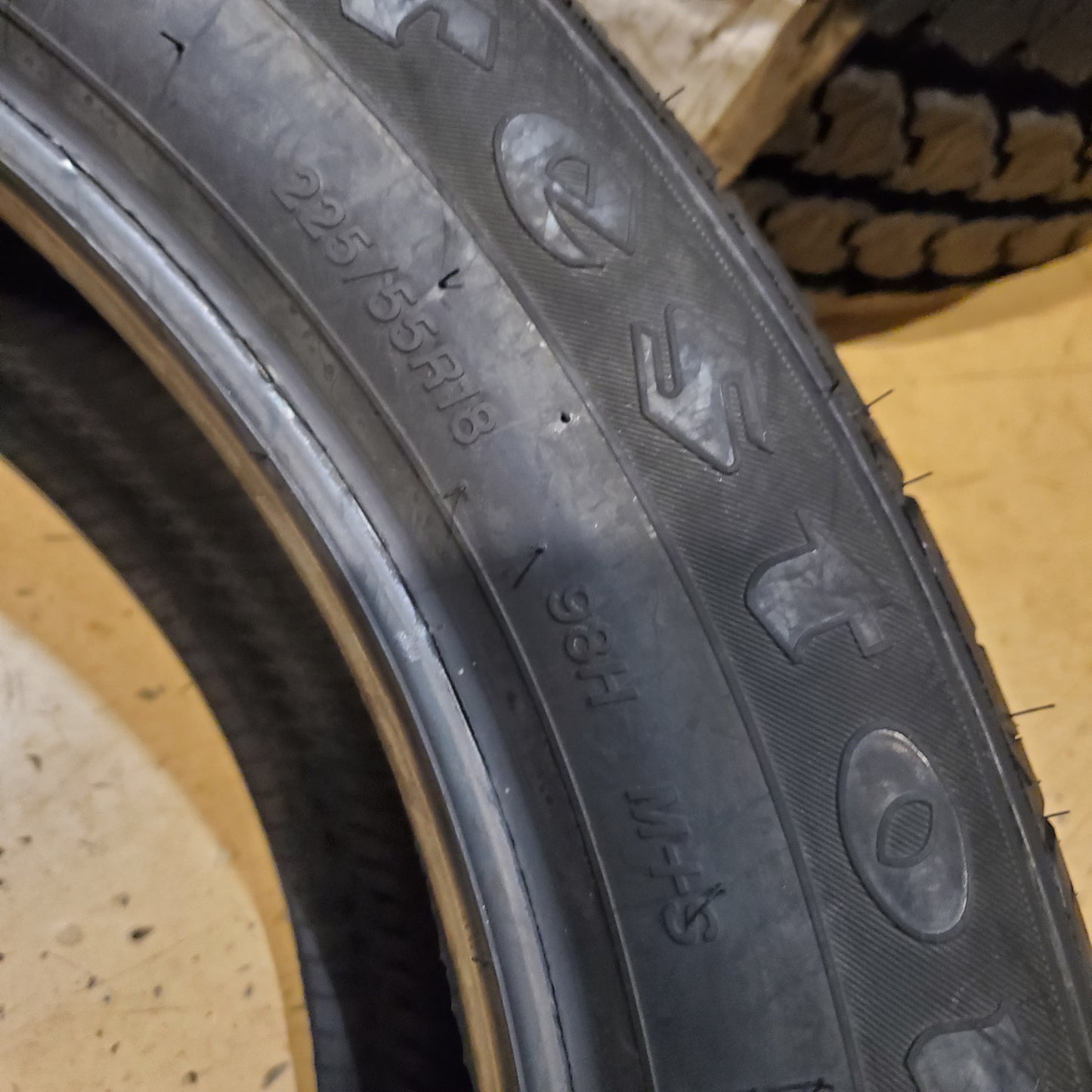 NOS FIRESTONE DESTINATION LE2 BSW P 225 55 18 98H SL ALL SEASON 006239