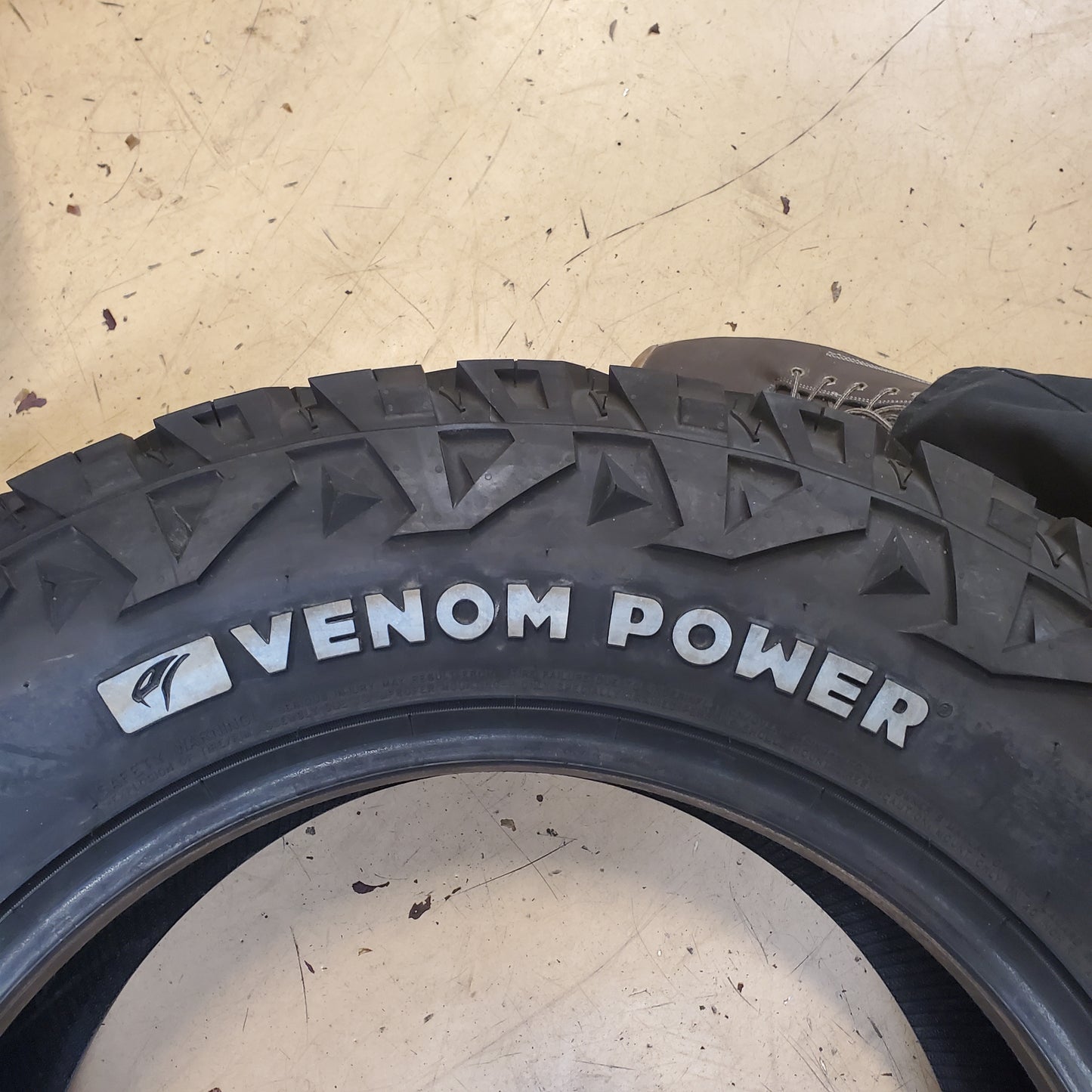 2 VENOM POWER TERRA HUNTER X/T RWL LT 35 12.50 20 121R LRE 10PLY ALL TERRAIN TIRES TVPXT08R