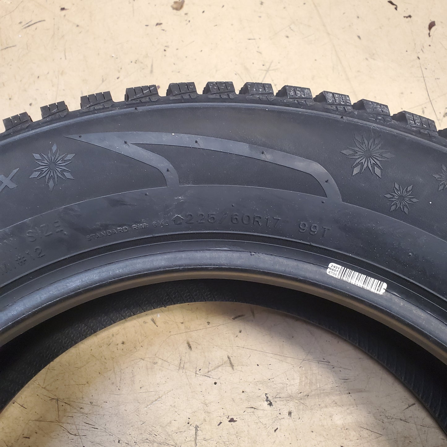 SAILUN ICE BLAZER WSTX BW SL P 225 60 17 99T WINTER TIRE 5542155