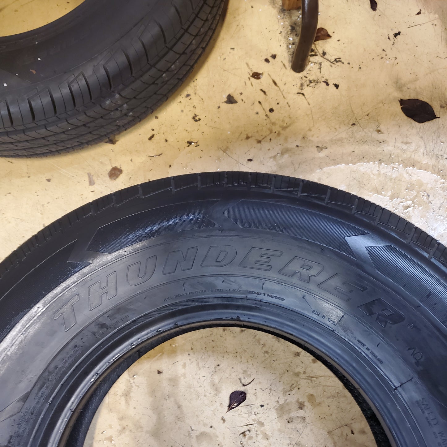 THUNDERER COMMERCIAL LT LT 235 85 16 120/116Q 10 PLY LIGHT TRUCK TIRE TH2010