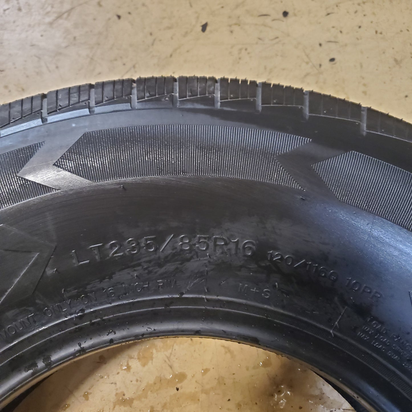 THUNDERER COMMERCIAL LT LT 235 85 16 120/116Q 10 PLY LIGHT TRUCK TIRE TH2010