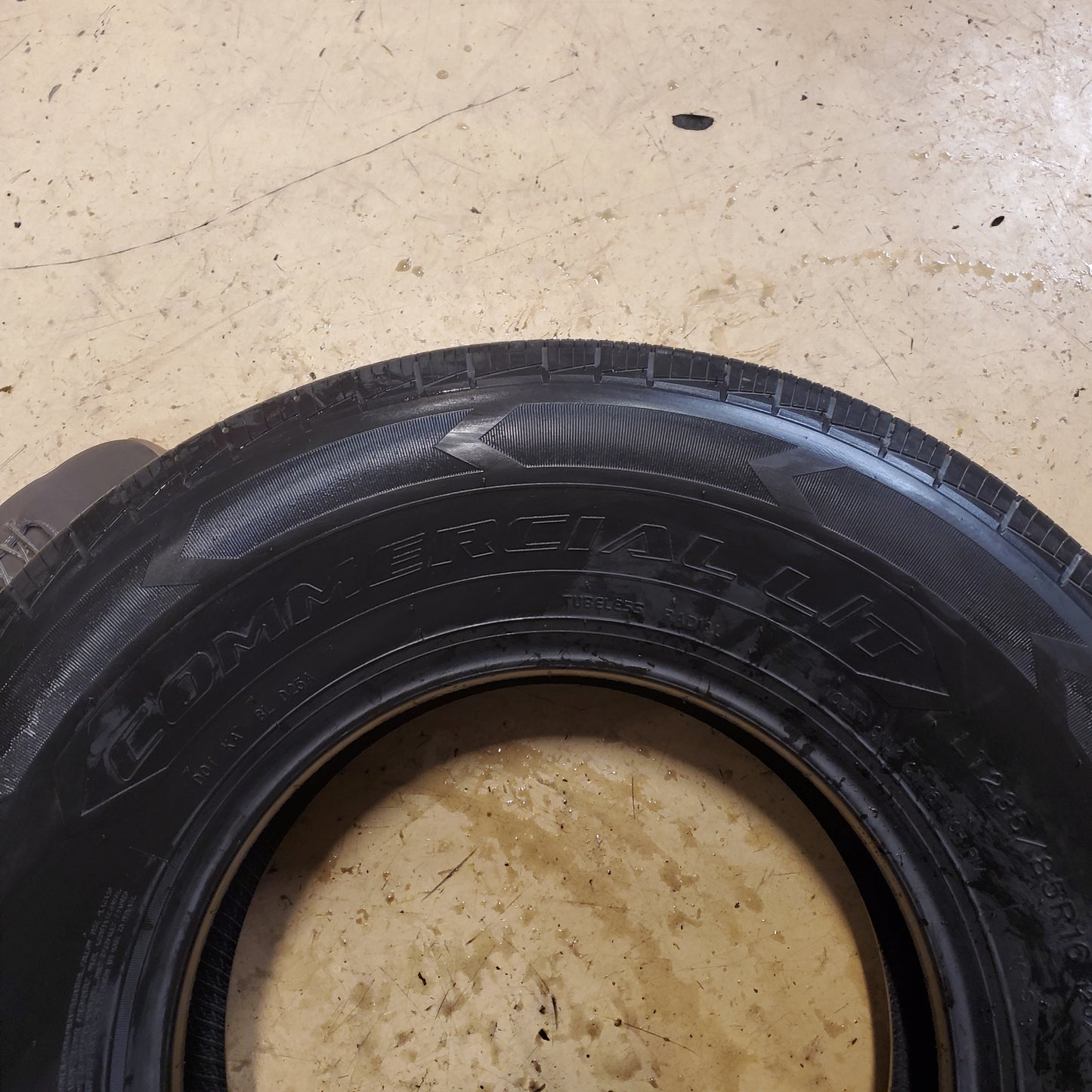 THUNDERER COMMERCIAL LT LT 235 85 16 120/116Q 10 PLY LIGHT TRUCK TIRE TH2010