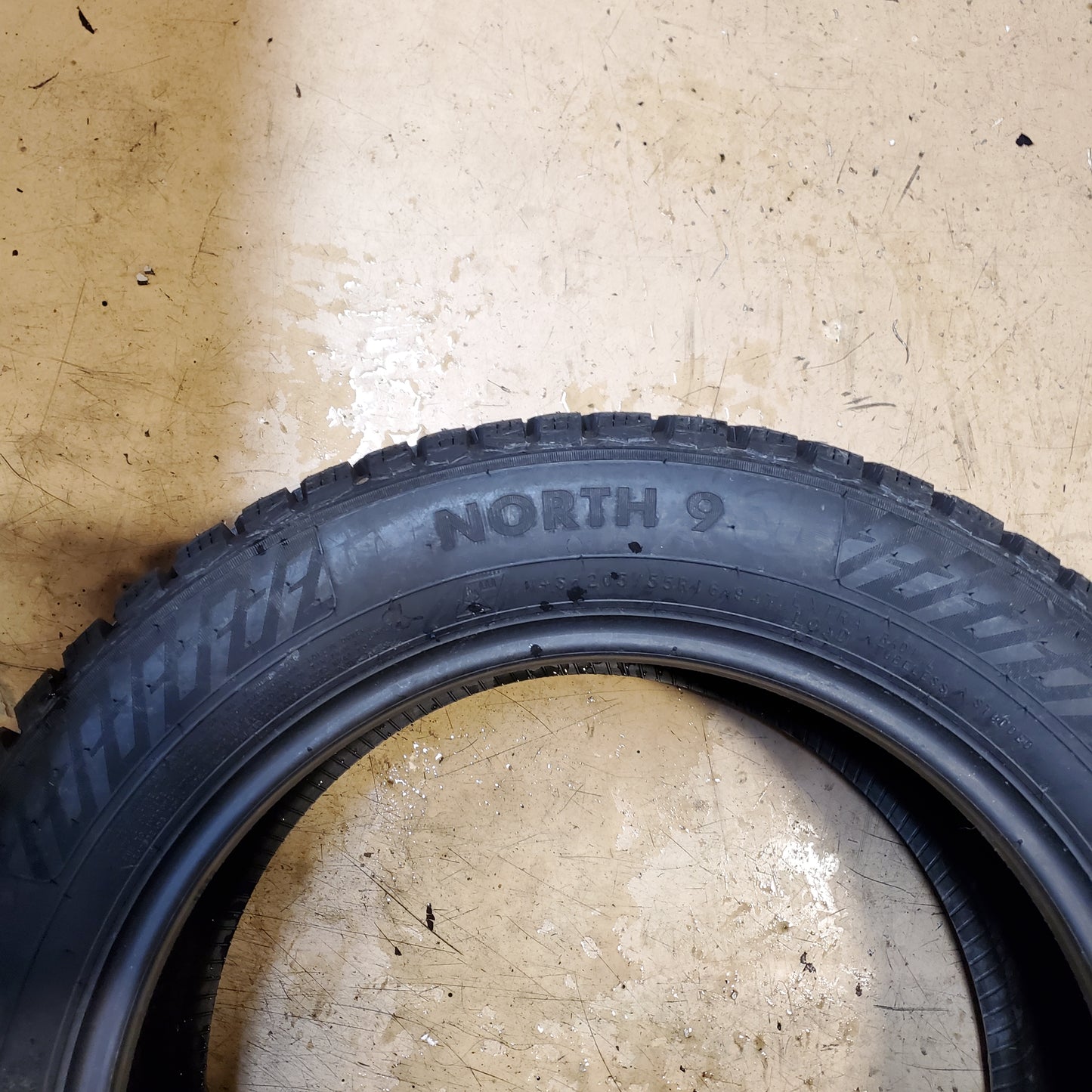 1 PAIR NORDMAN NORTH 9 STUDDED 205 55 16 94T XL PASSENGER SNOW TIRE TS32814