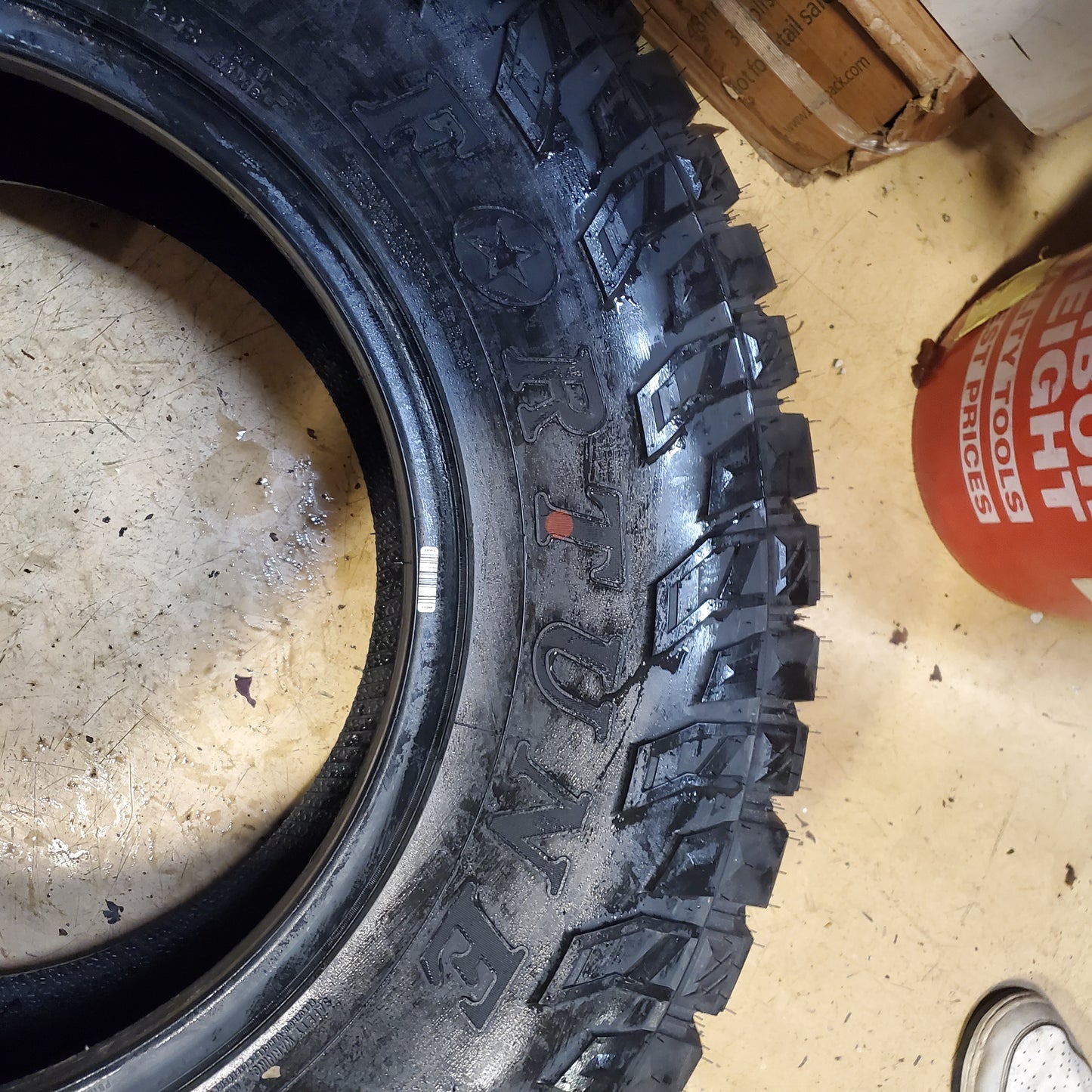FORTUNE TORMENTA R/T BSW 35 12.50 18 LT 128Q TRUCK TIRE 9315030541