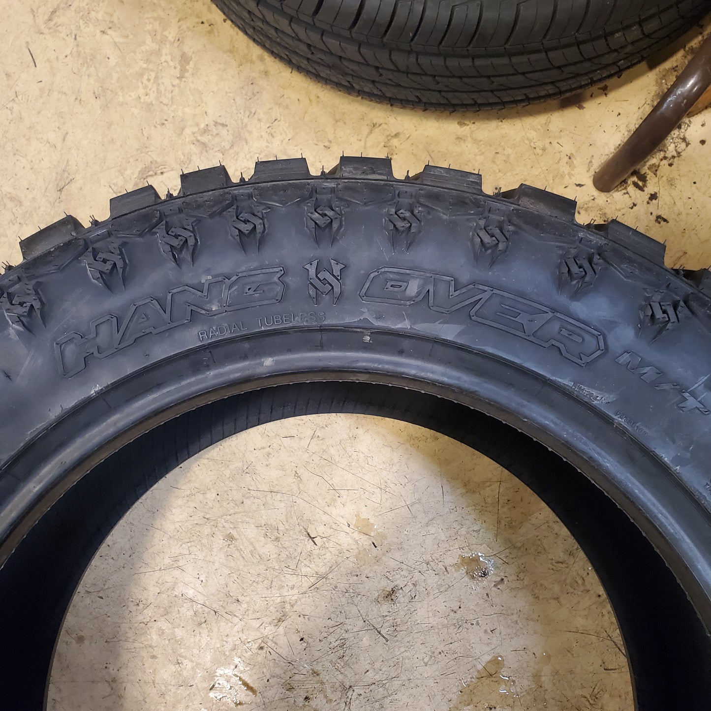 MUDDER TRUCKER HANG OVER BSW LT 33 12.50 20 119Q MUD TRUCK TIRE MDT2480