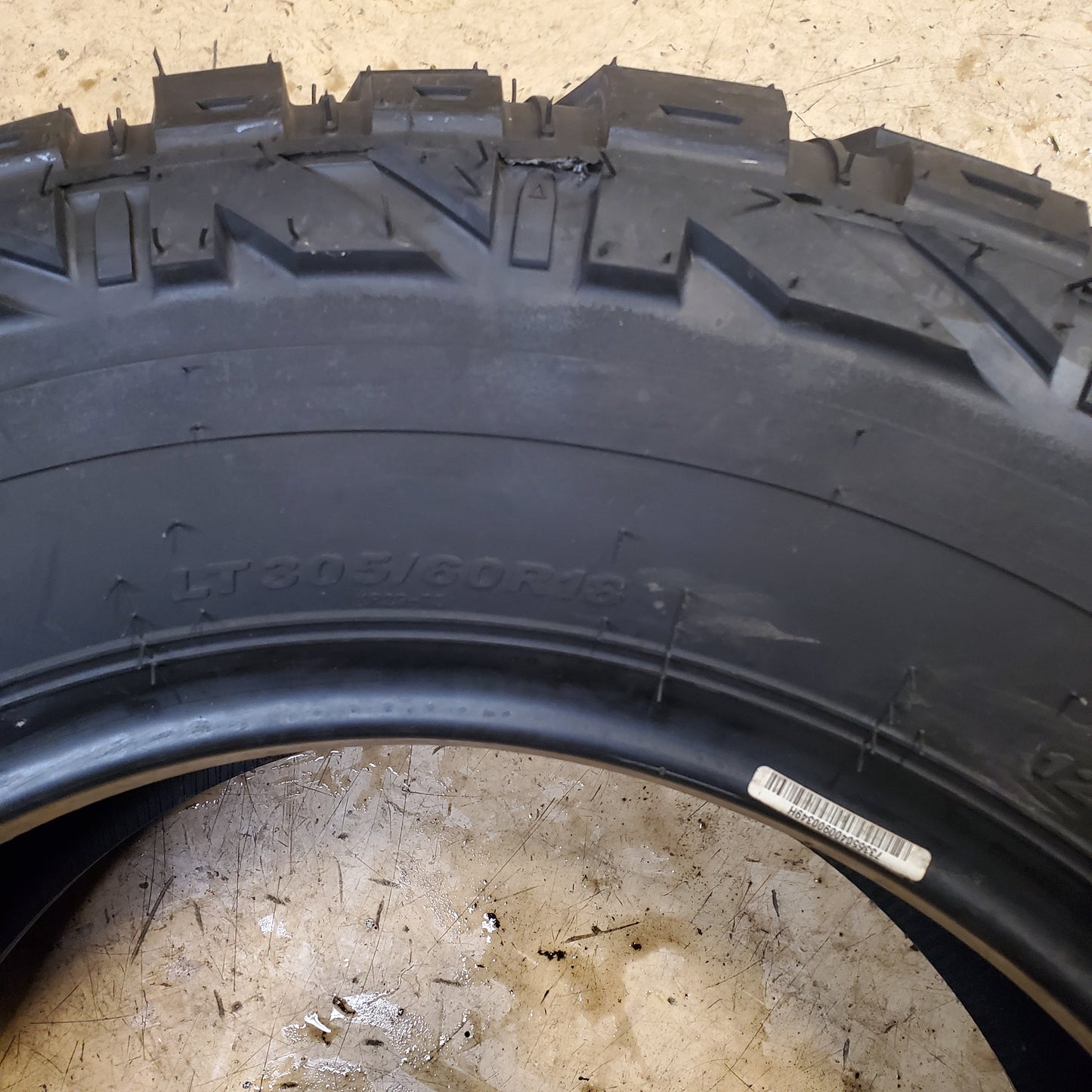 KENDA KLEVER M/T KR29 RWL LT 305 60 18 121/118Q MUD TRUCK TIRE 290035