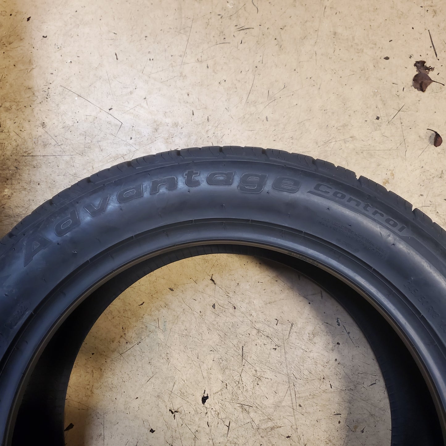 BFGOODRICH ADVANTAGE CONTROL BSW 245 50 18 104V XL YEAR ROUND TIRE 72672