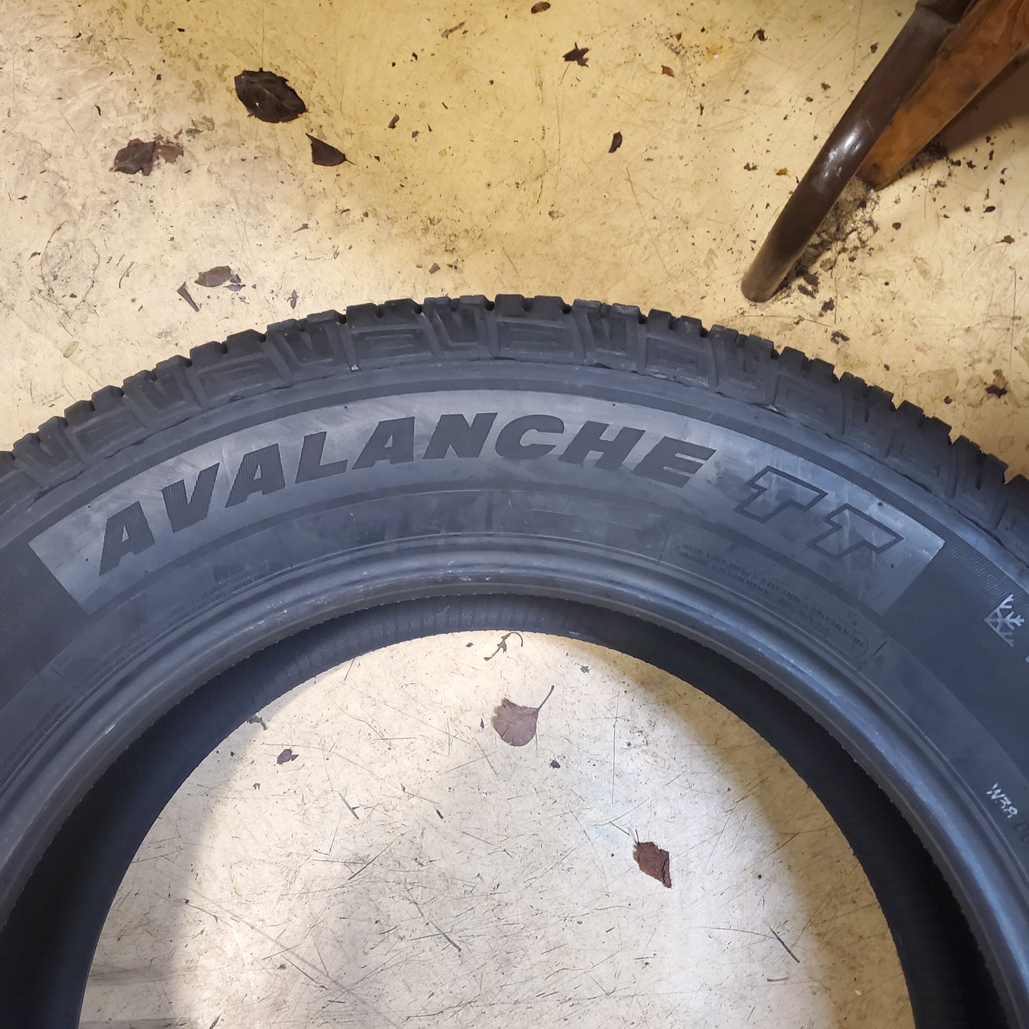 HERCULES AVALANCHE TT BSW LT 275 60 20 115T SL WINTER CAR TIRE 1765