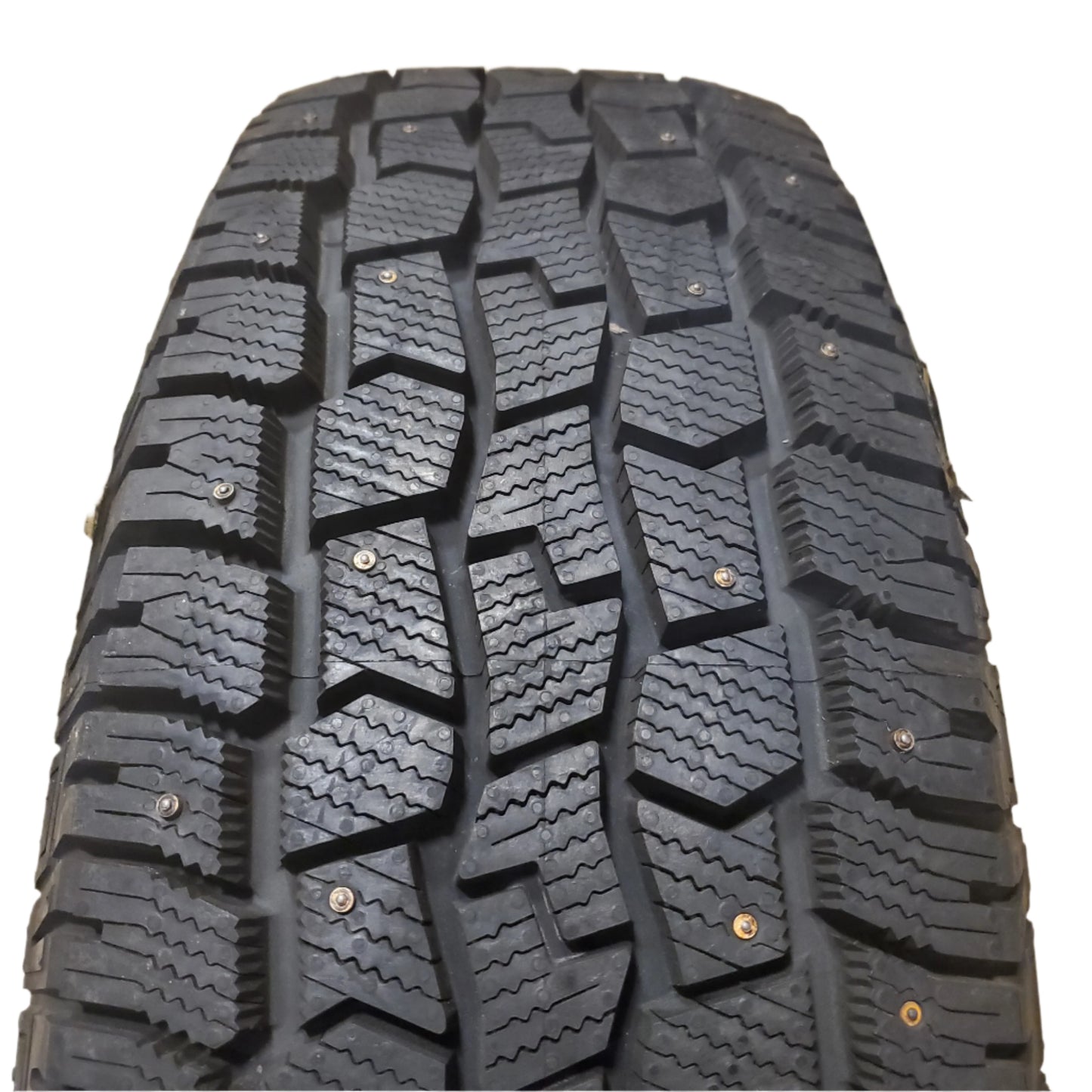 HERCULES AVALANCHE TT STUDDED LT 275 65 20 126/123R WINTER TIRE HERC0242027565E