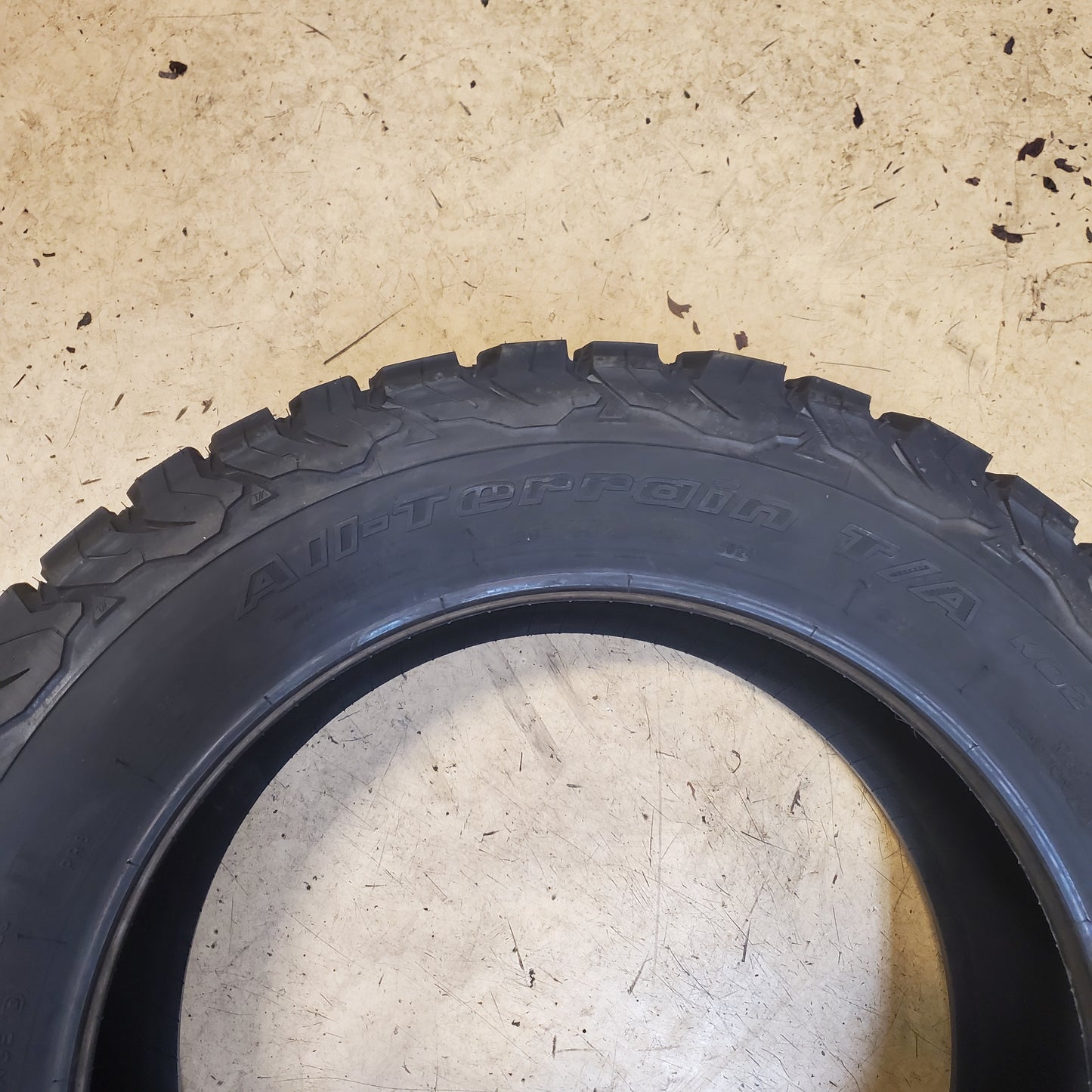 2 BFGOODRICH ALL TERRAIN T/A BSW LT 275 55 20 115/112S TRUCK TIRE 61764