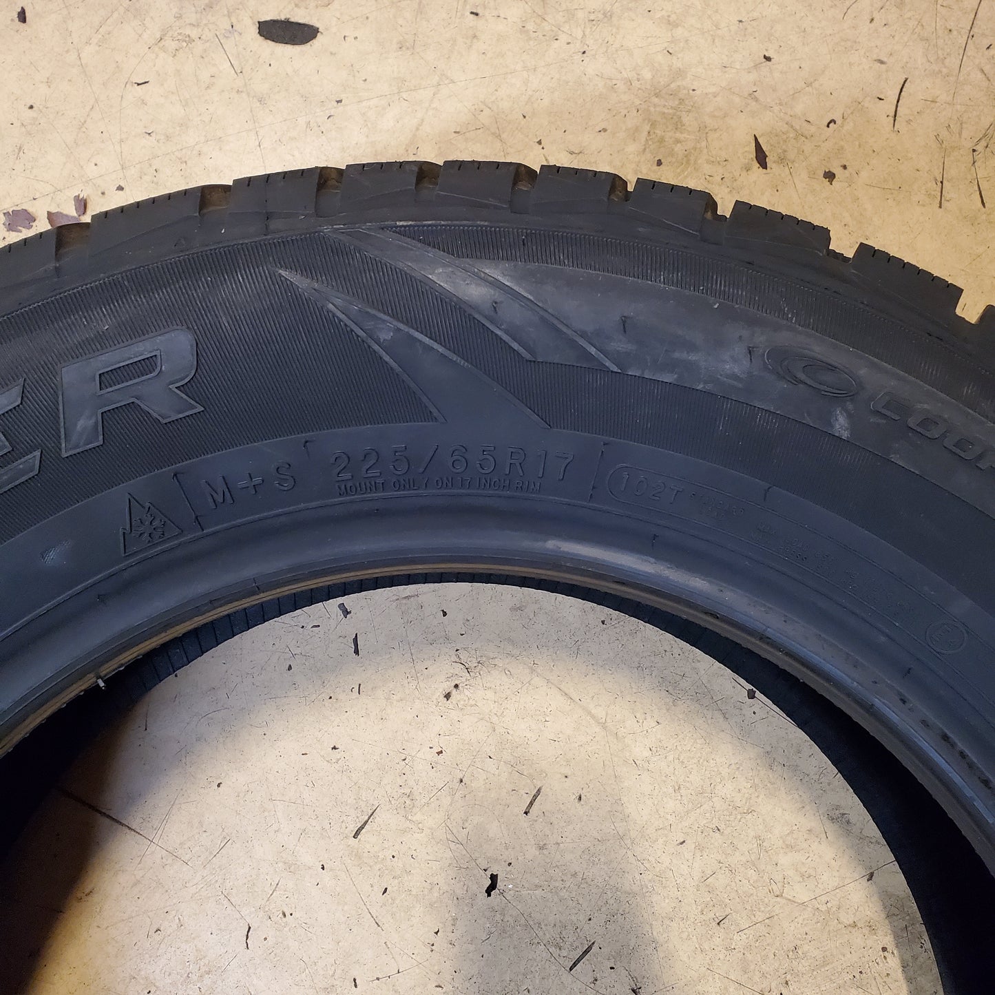 COOPER EVOLUTION WINTER BSW 225 65 17 102T TIRE 166120006