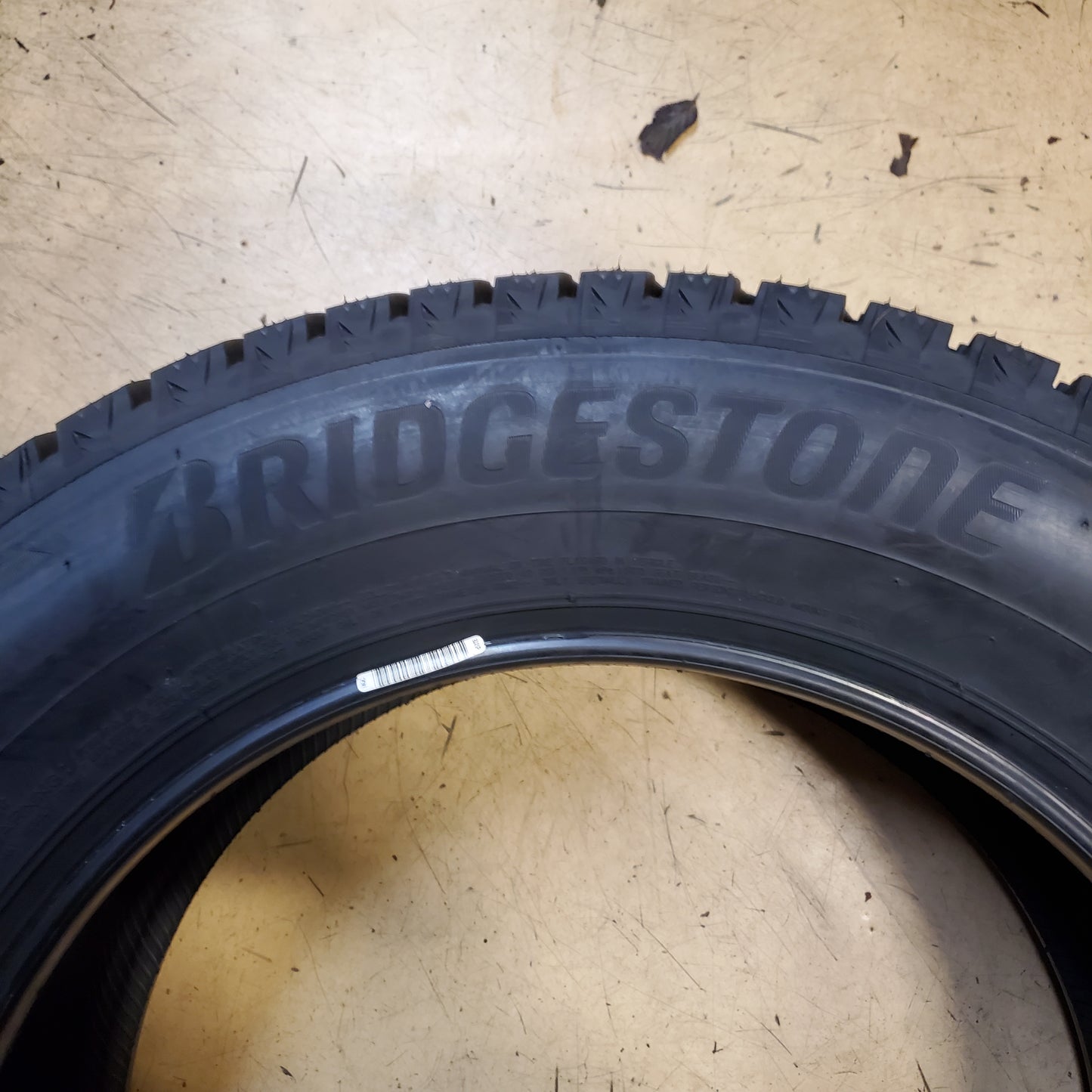 BRIDGESTONE BLIZZAK WS90 BSW 235 60 17 102T WINTER CAR TIRE 001172