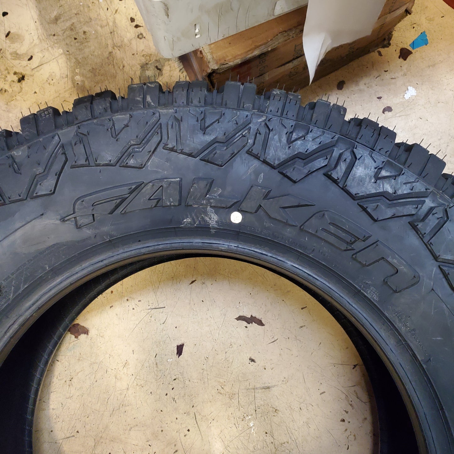 FALKEN WILDPEAK R/T 01 HD BSW LT 285 65 18 125/112R TRUCK TIRE 28757935