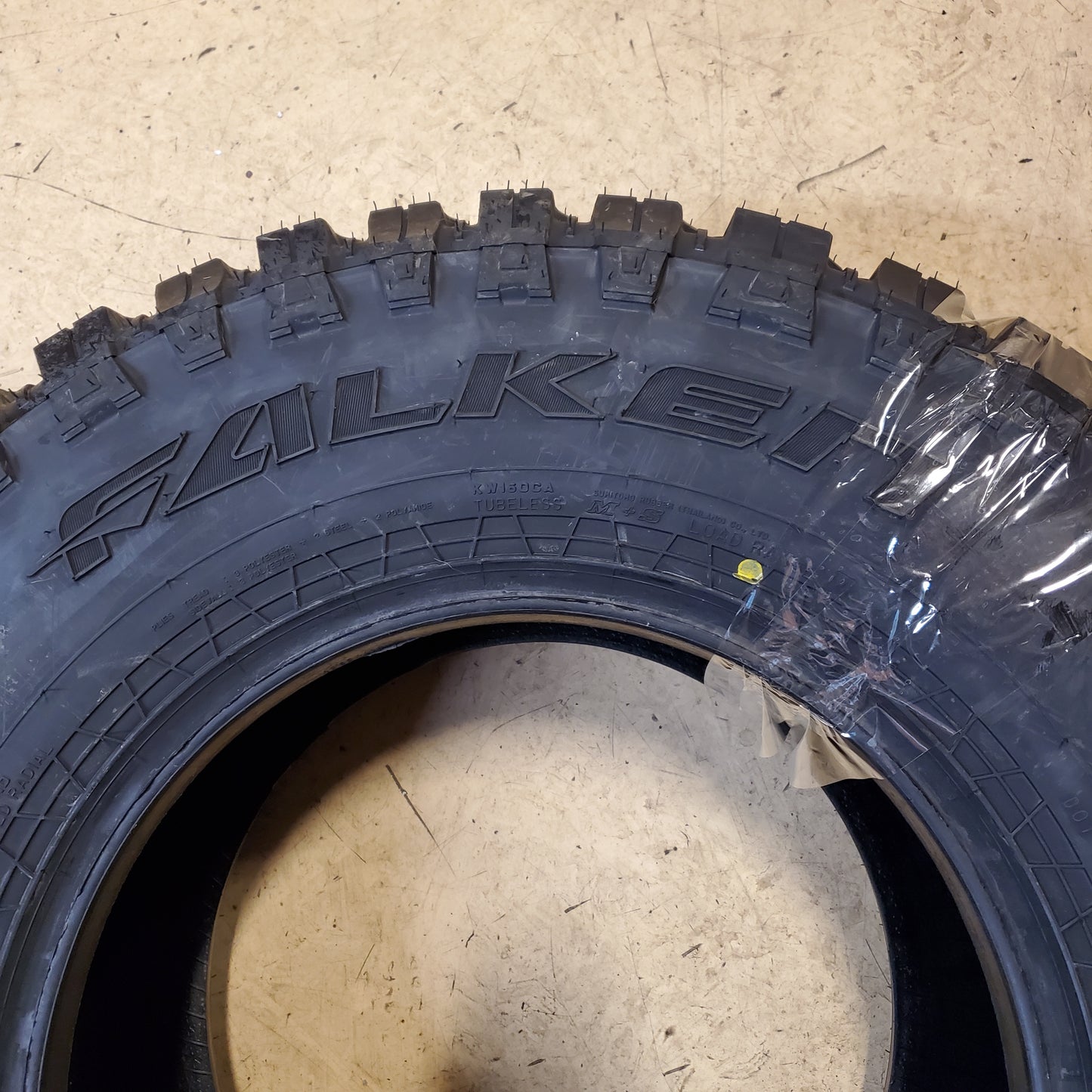 2 FALKEN WILDPEAK M/T MT01 LT 35 12.50 17 121Q MUD TERRAIN TRUCK TIRE 28516995