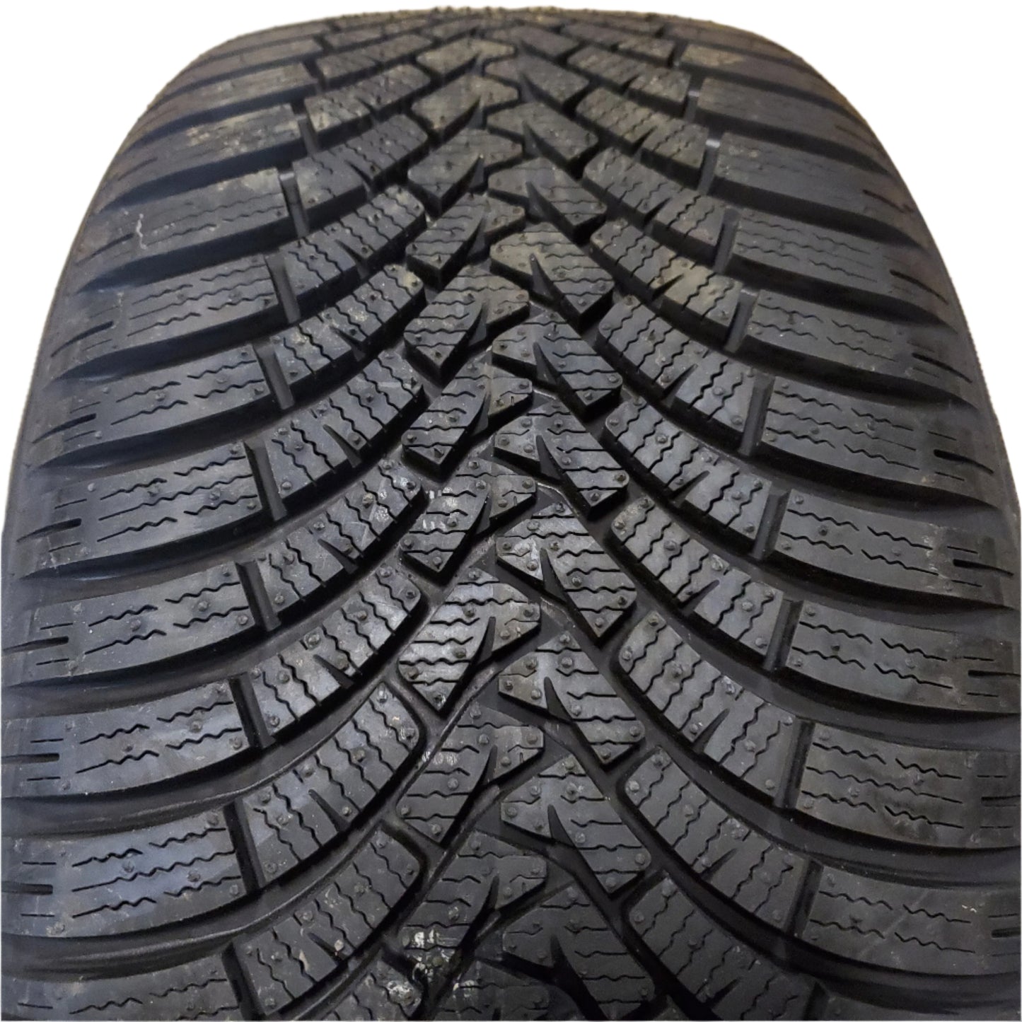 FALKEN EUROWINTER HS01 BSW 235 40 18 95V XL WINTER CAR TIRE 28522893