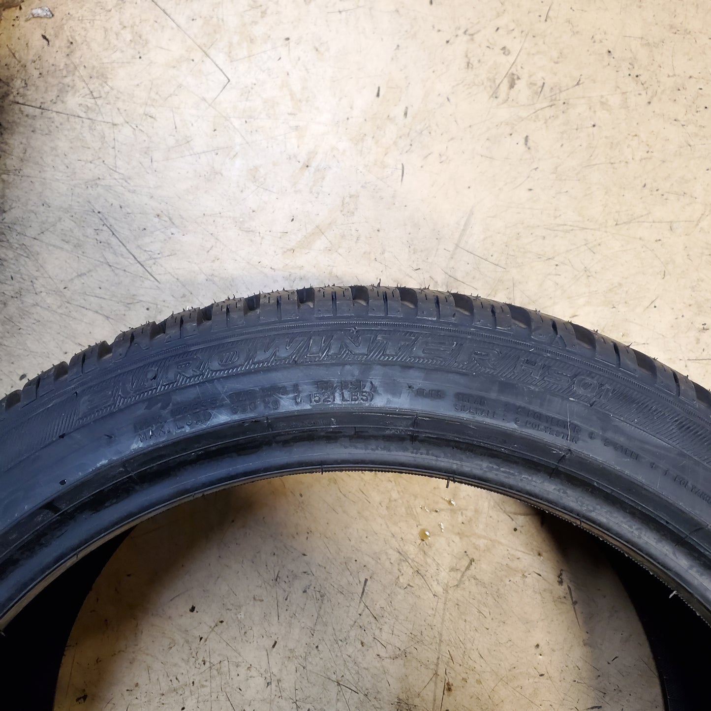 FALKEN EUROWINTER HS01 BSW 235 40 18 95V XL WINTER CAR TIRE 28522893