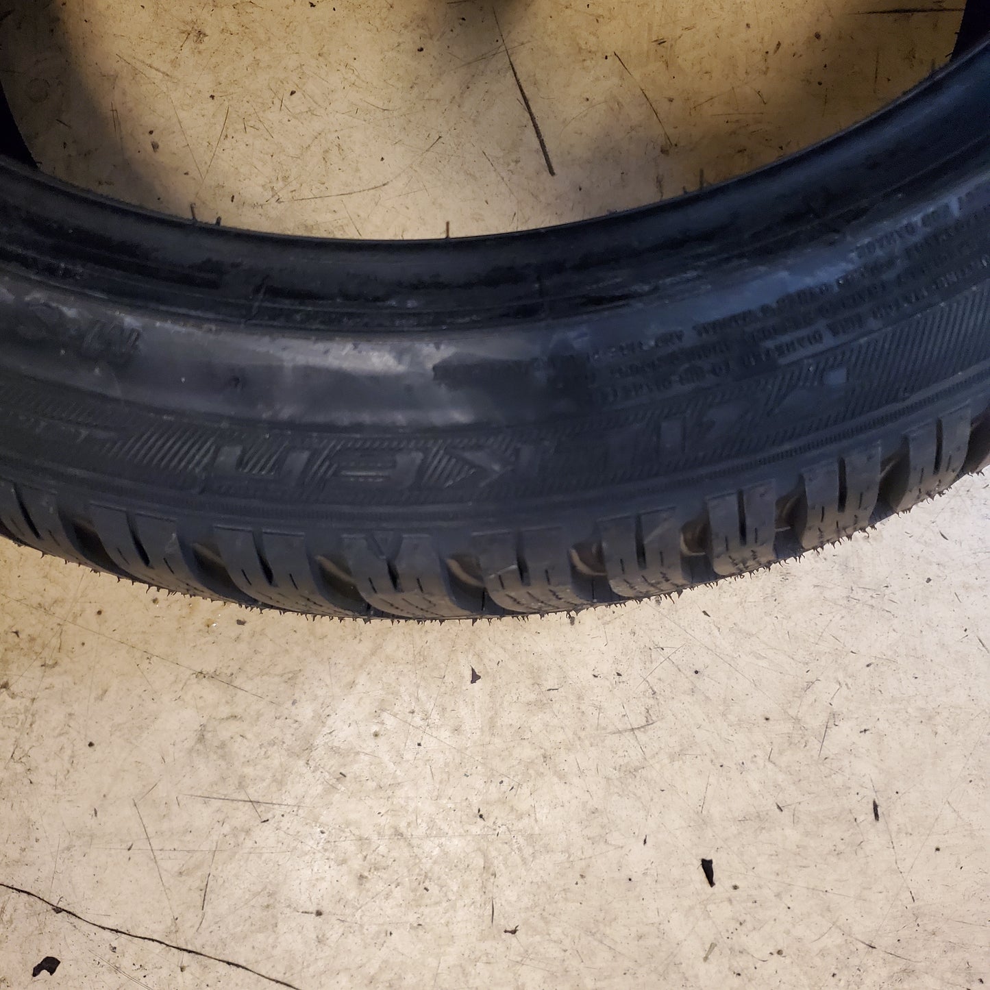 FALKEN EUROWINTER HS01 BSW 235 40 18 95V XL WINTER CAR TIRE 28522893