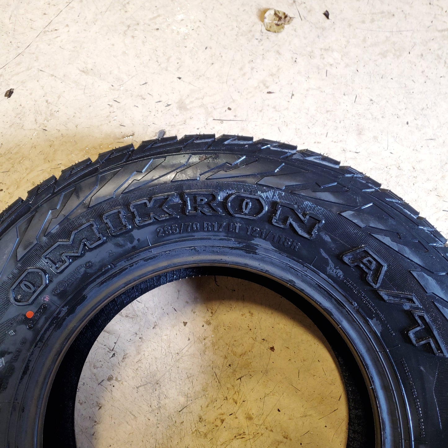 ACCELERA OMIKRON A/T BSW LT 285 70 17 121/118R 10 PLY TRUCK TIRE 1200045267