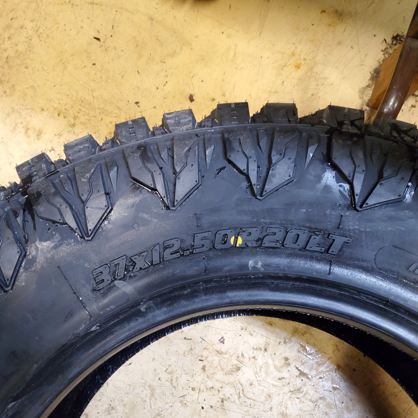 PATRIOT RUGGED TERRAIN BSW LT 37 12.50 20 126Q 10PLY TRUCK TIRE PASYTH0224