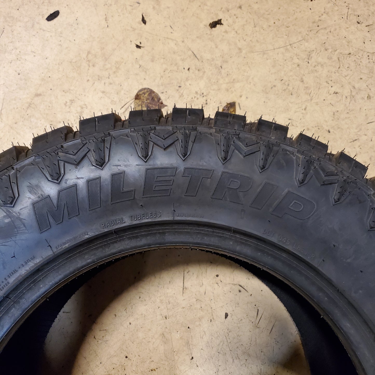 MILETRIP TP99 R/T BSW LT 33 12.50 18 122Q 12 PLY TRUCK TIRE MT33125018TR99
