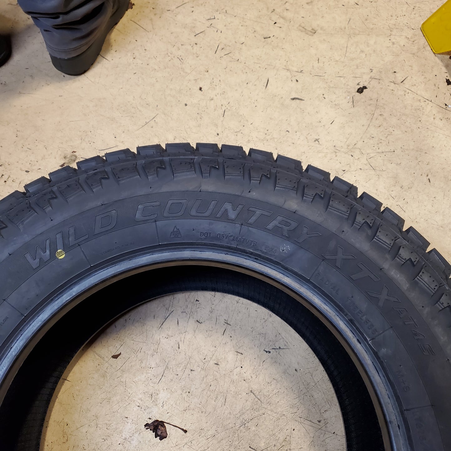 MULTI-MILE WILD COUNTRY XTX AT4S LT 275 65 18 123/120S 10 PLY TIRE MM-XTA41