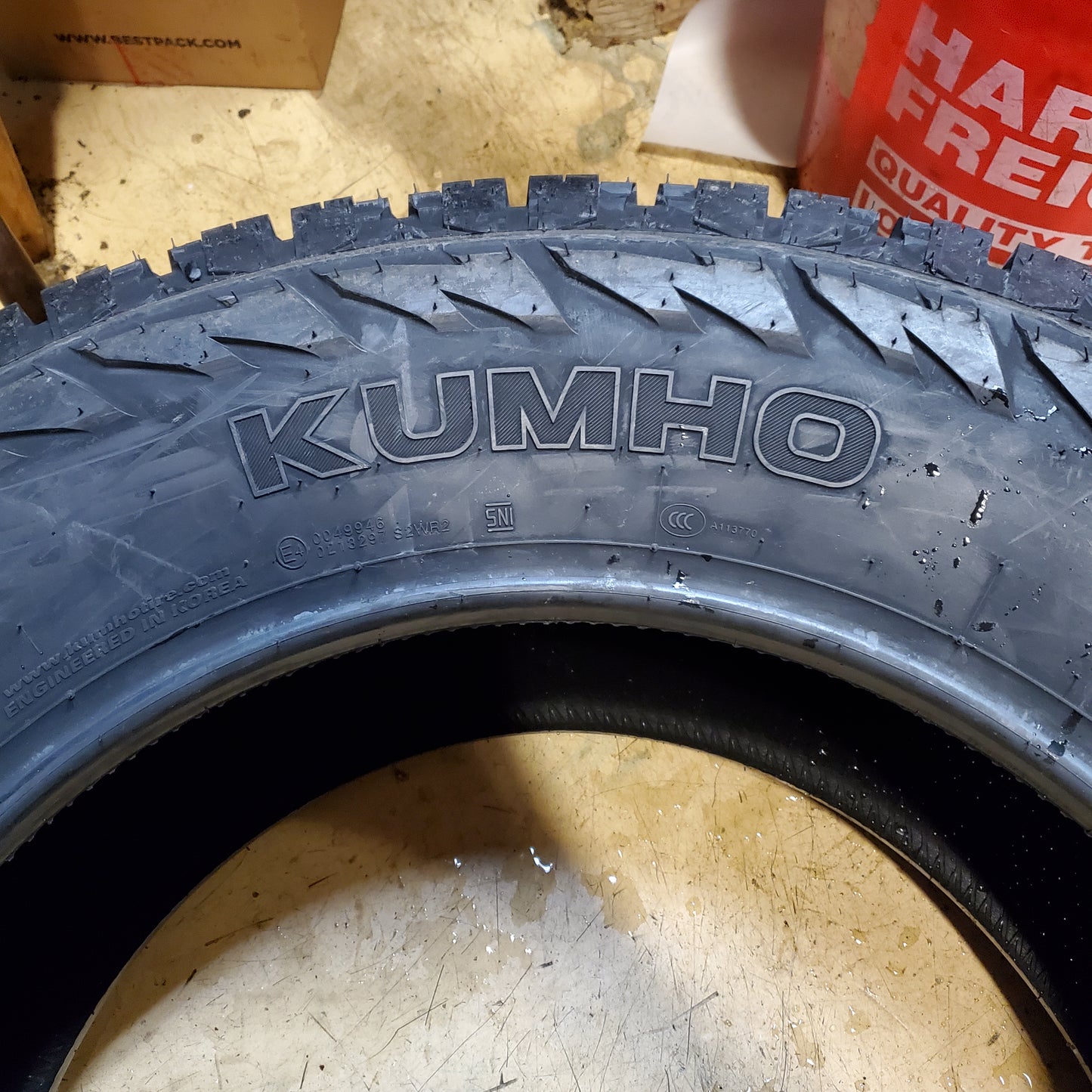 KUMHO ROAD VENTURE AT52 BSW LT 35X12.50R20 121R 10 PLY ALL TERRAIN TIRE 2283923