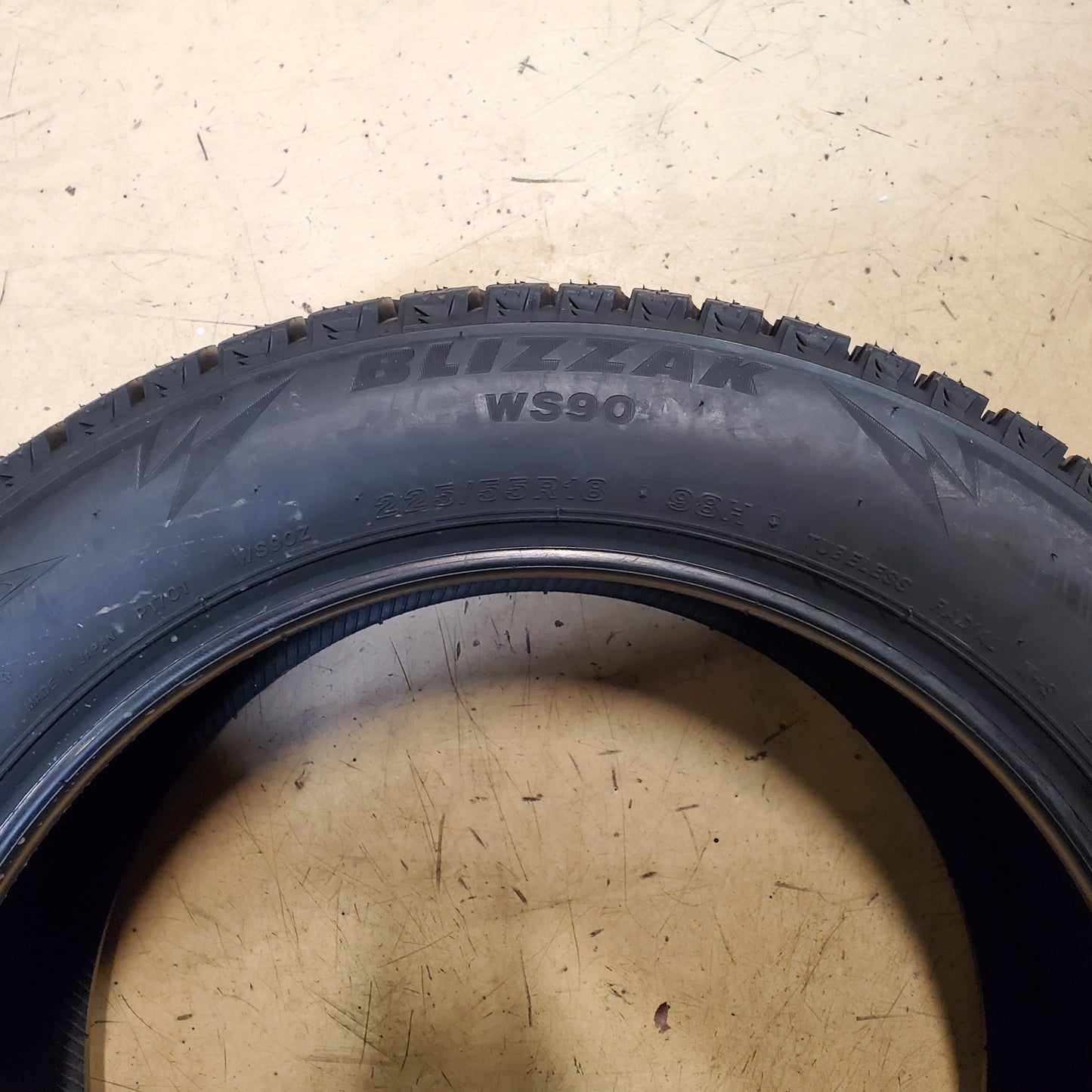 2 BRIDGESTONE BLIZZAK WS90 STUDLESS BSW P 225 55 18 98H WINTER TIRE 001155