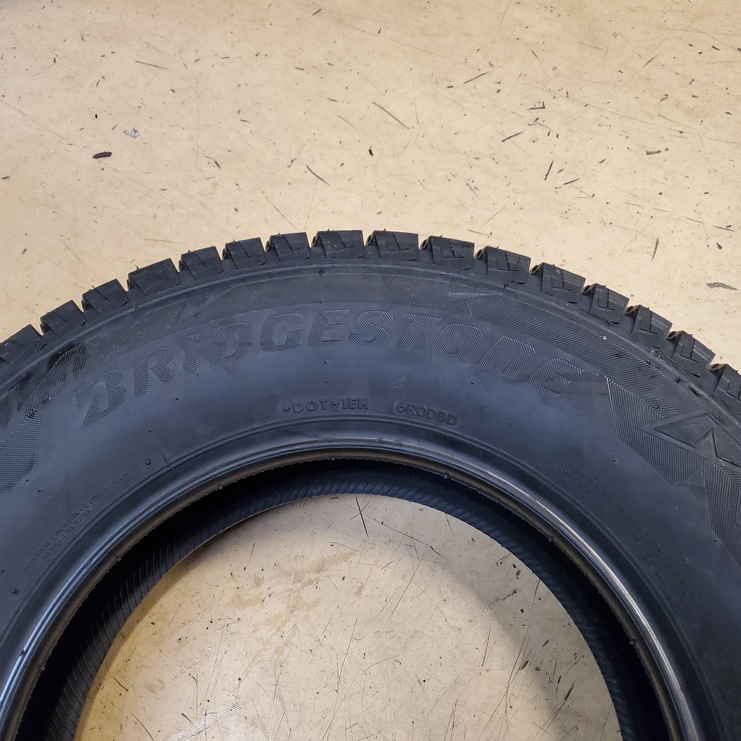 2 BRIDGESTONE BLIZZAK DM-V2 BSW P 235 70 16 106S WINTER TIRE 015794