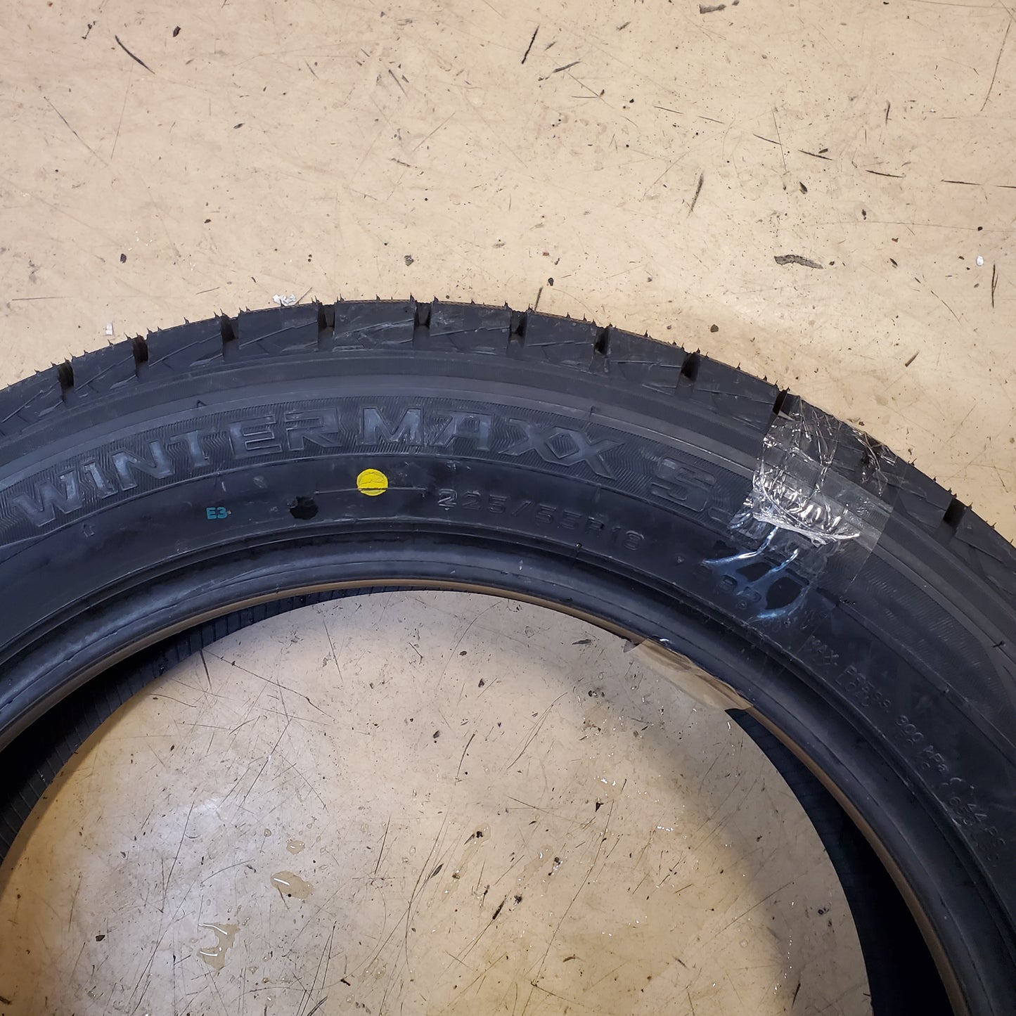 DUNLOP WINTERMAXX SJ8 BSW P 225 55 18 98R WINTER TIRE 290124121