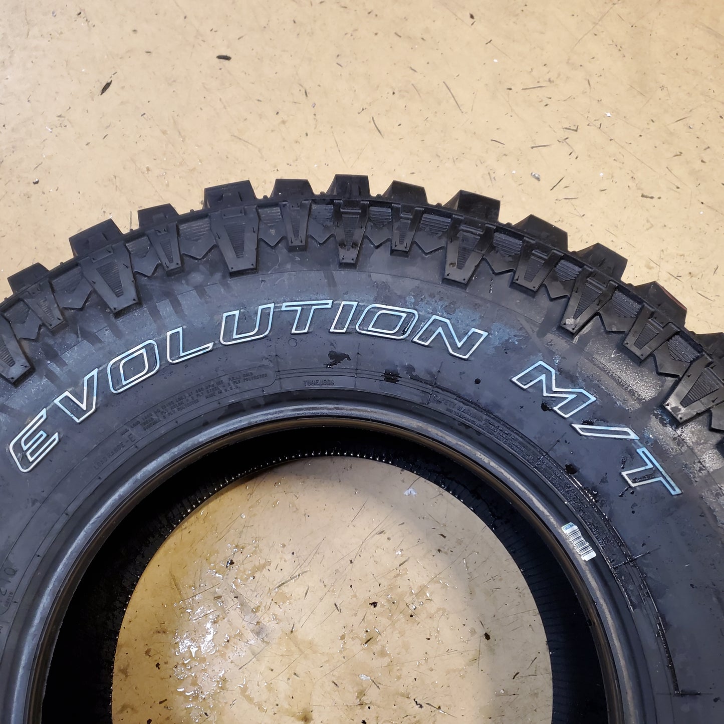 COOPER EVOLUTION M/T OWL LT 35 12.50 17 121Q 10 PLY MUD TIRE 170170035