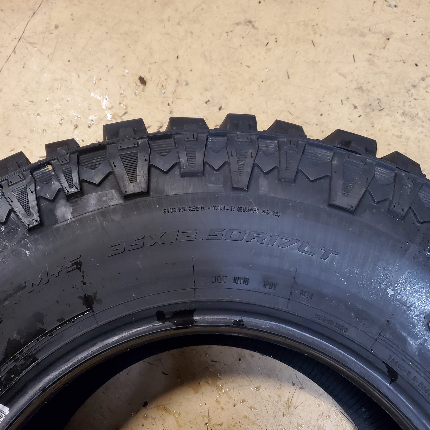 COOPER EVOLUTION M/T OWL LT 35 12.50 17 121Q 10 PLY MUD TIRE 170170035