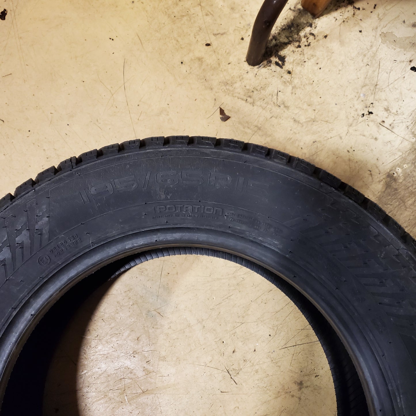 NOKIAN HAKKAPELIITTA 10 STUDDED BSW P 195 65 15 95T XL WINTER EV TIRE TS32425