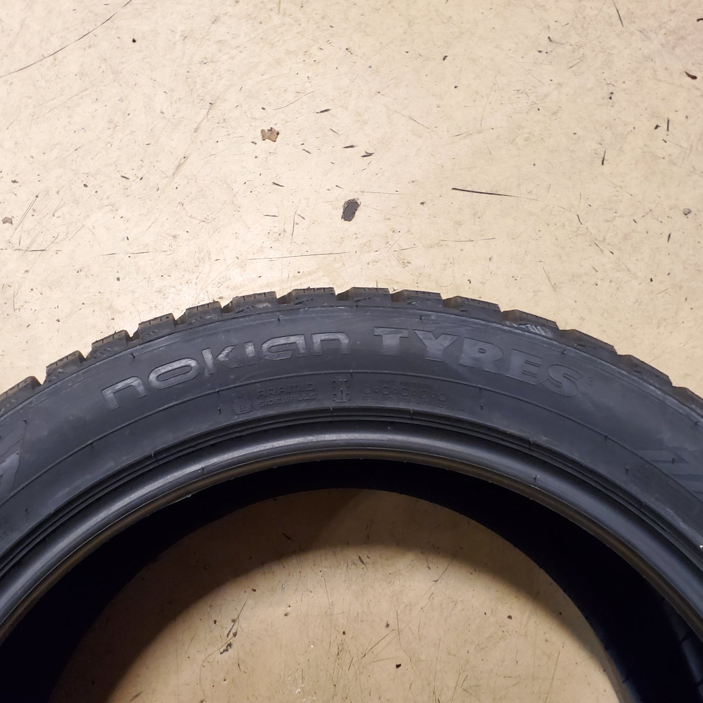 NOKIAN HAKKAPELIITTA 10 STUDDED BSW P 255 45 19 104T XL WINTER TIRE TS32496