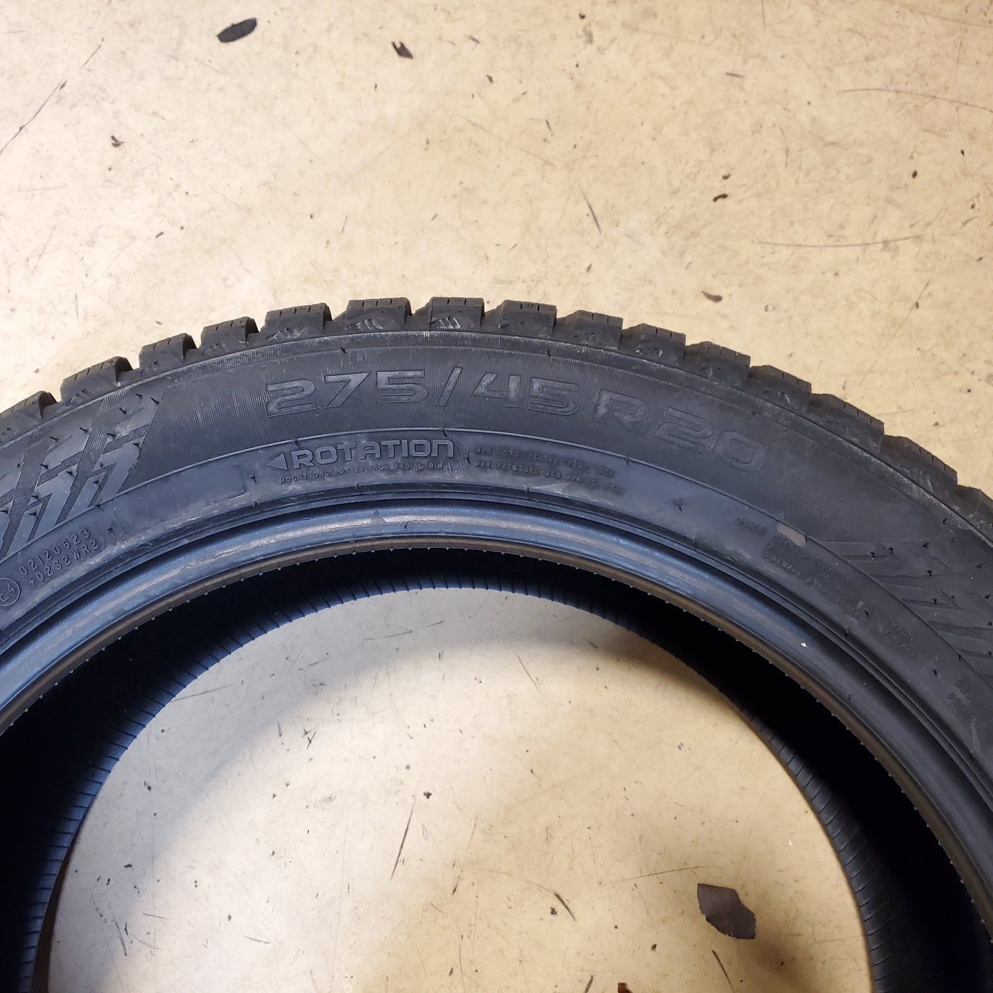 NOKIAN HAKKAPELIITTA 10 SUV STUDDED BSW P 275 45 20 110T XL WINTER TIRE TS32511