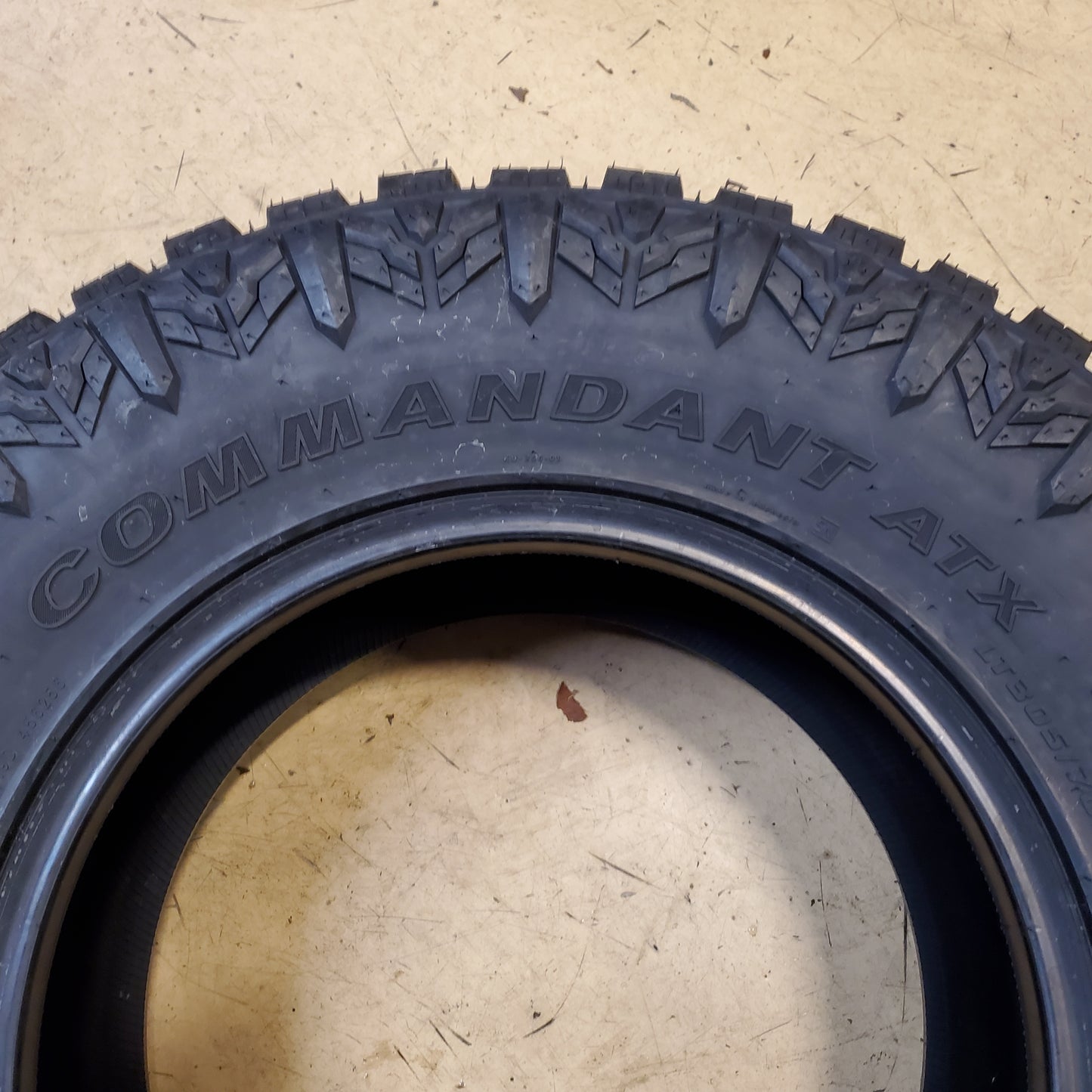 KANATI COMMANDANT ATX LT 305 70 18 129/126Q 12PLY ALL TERRAIN TIRE LCO1830570F