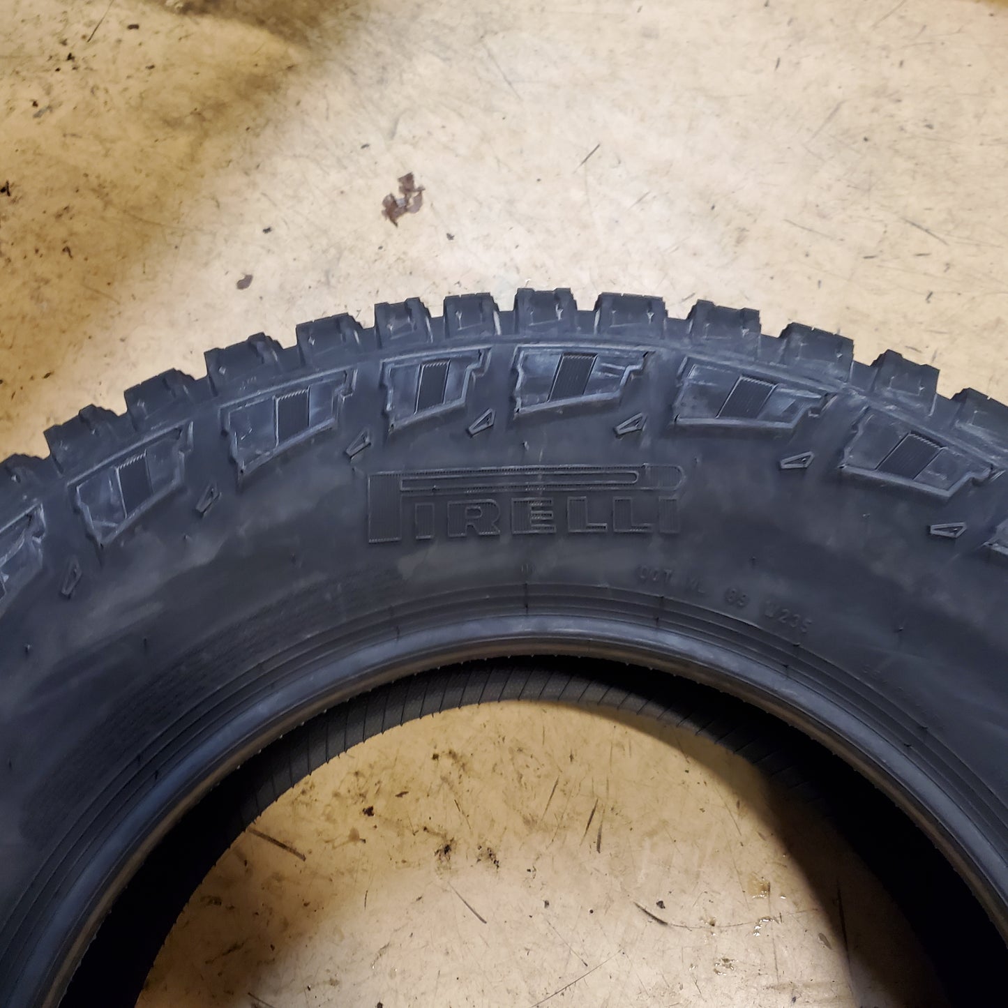 2 PIRELLI SCORPION ALL TERRAIN PLUS BSW LT 265 70 17 121S LRE 10PLY TIRE 2723500