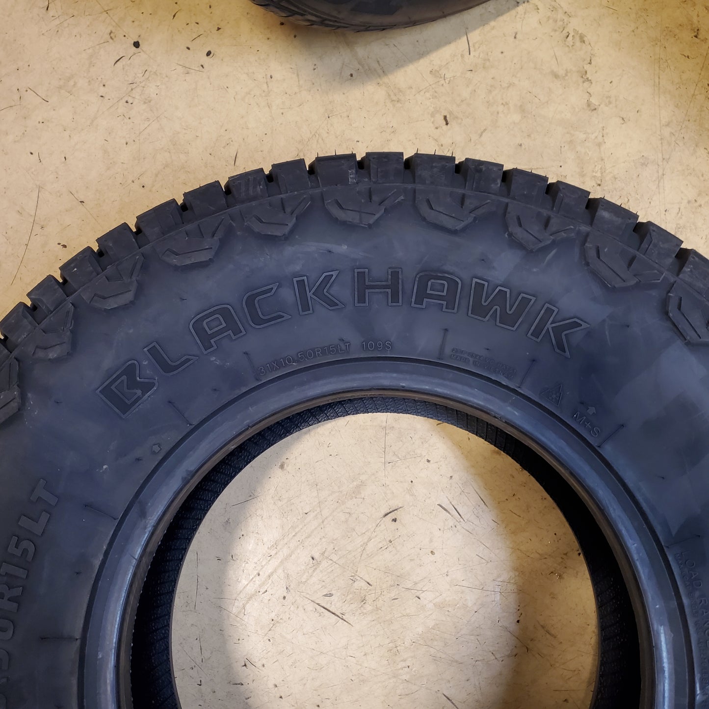 BLACKHAWK RIDGECRAWLER A/T BSW LT 31 10.5 15 109S 6PLY ALL TERRAIN TIRE 4120850