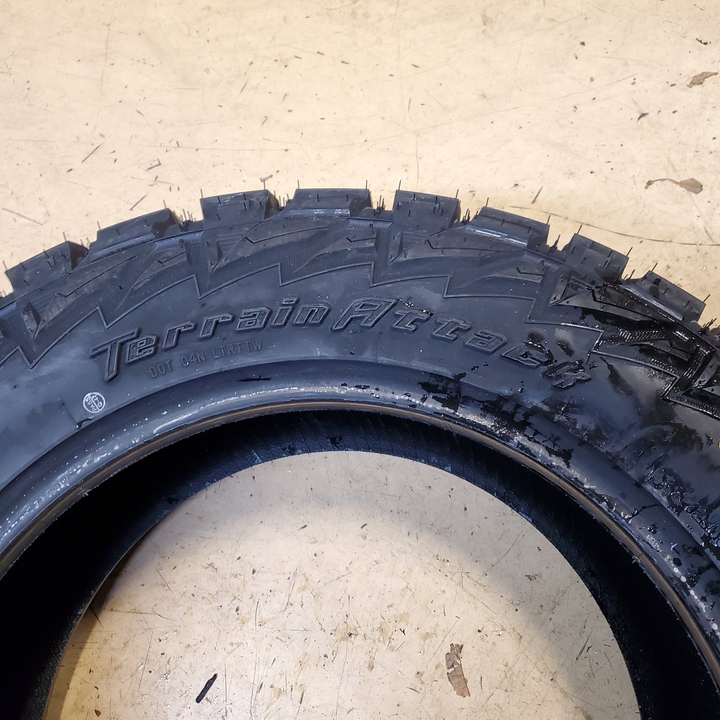 AMP TERRAIN ATTACK R/T BSW LT 33 12.50 20 114Q 10PLY TIRE 33125020AMPRTE