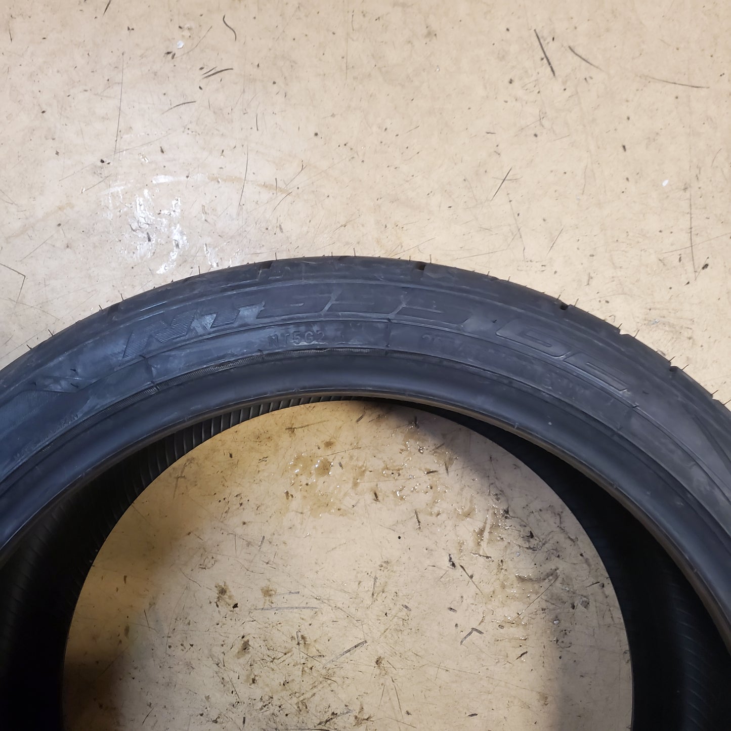 NITTO NT555 G2 BSW P 265 35 19 98W XL UHP TIRE 211780